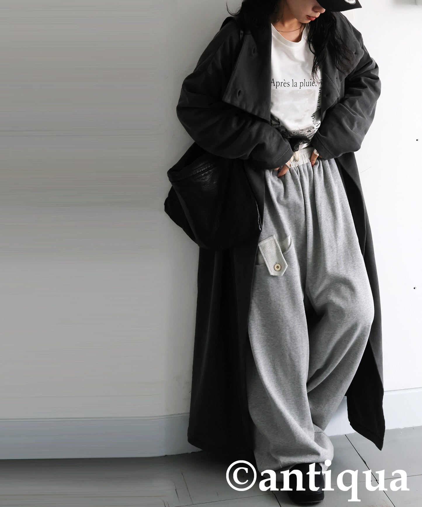 Curved Pants With Accent Pockets Ladies