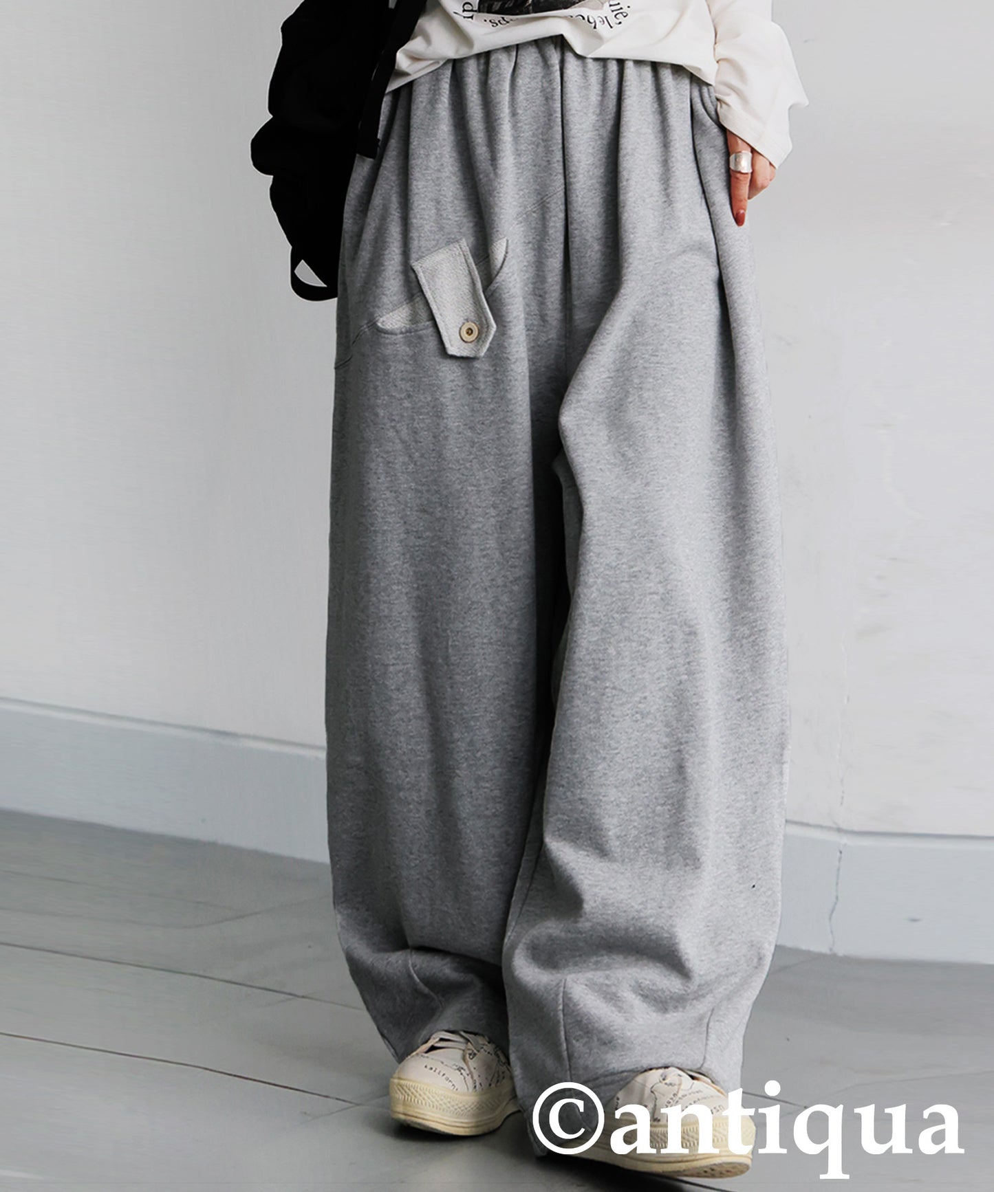 Curved Pants With Accent Pockets Ladies