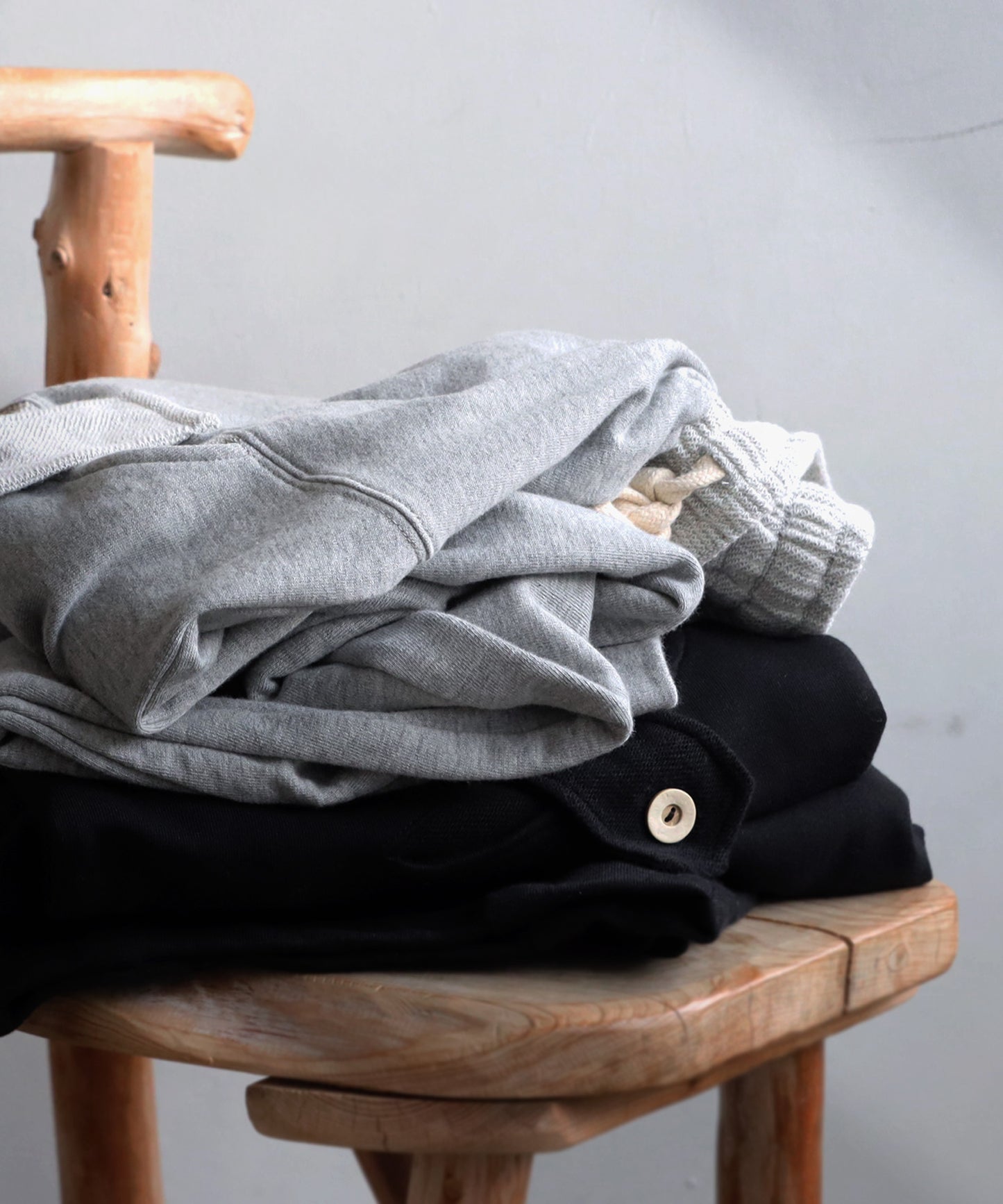 Curved Pants With Accent Pockets Ladies