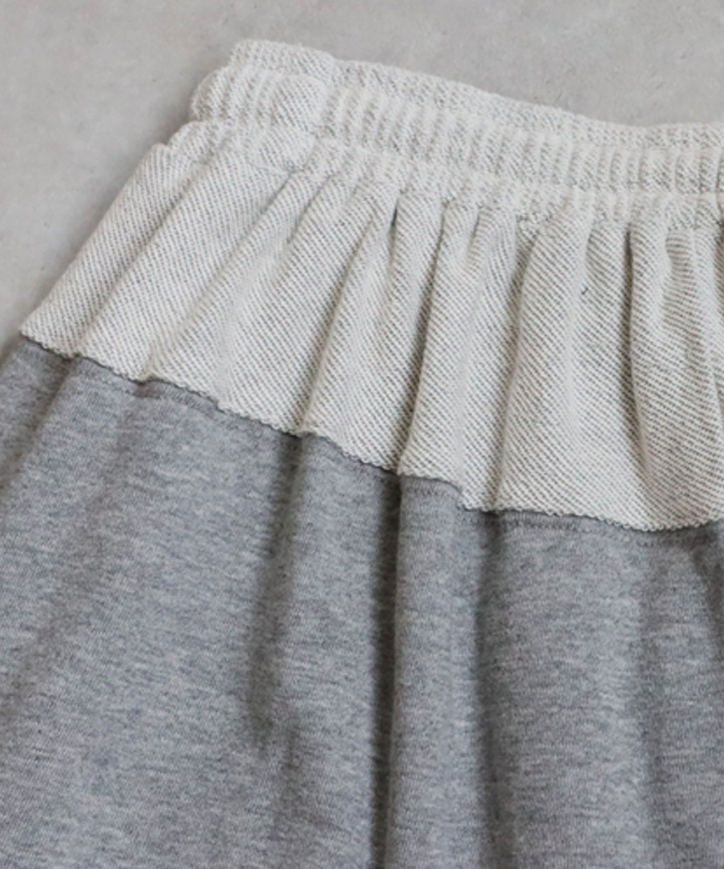 Curved Pants With Accent Pockets Ladies