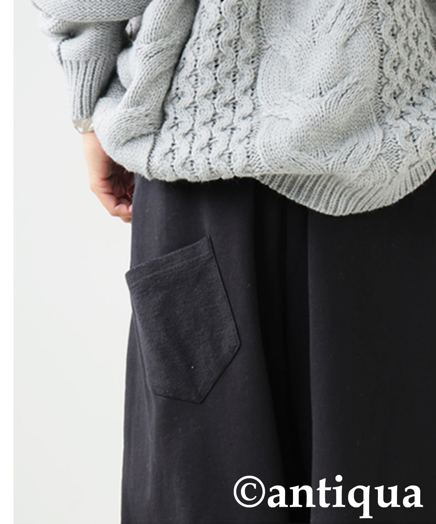 Curved Pants With Accent Pockets Ladies