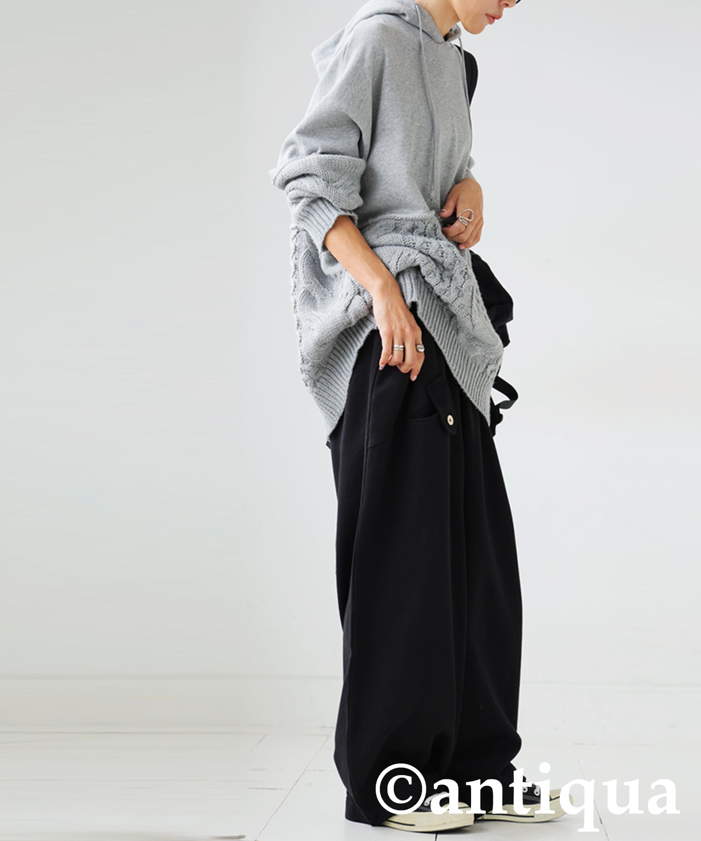 Curved Pants With Accent Pockets Ladies