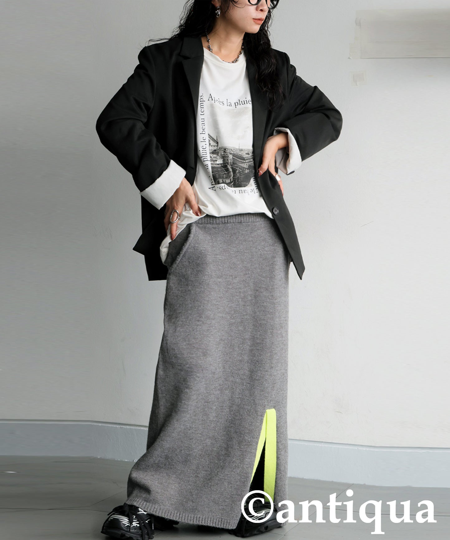 Color-Coordinated Slit Knit Skirt Ladies