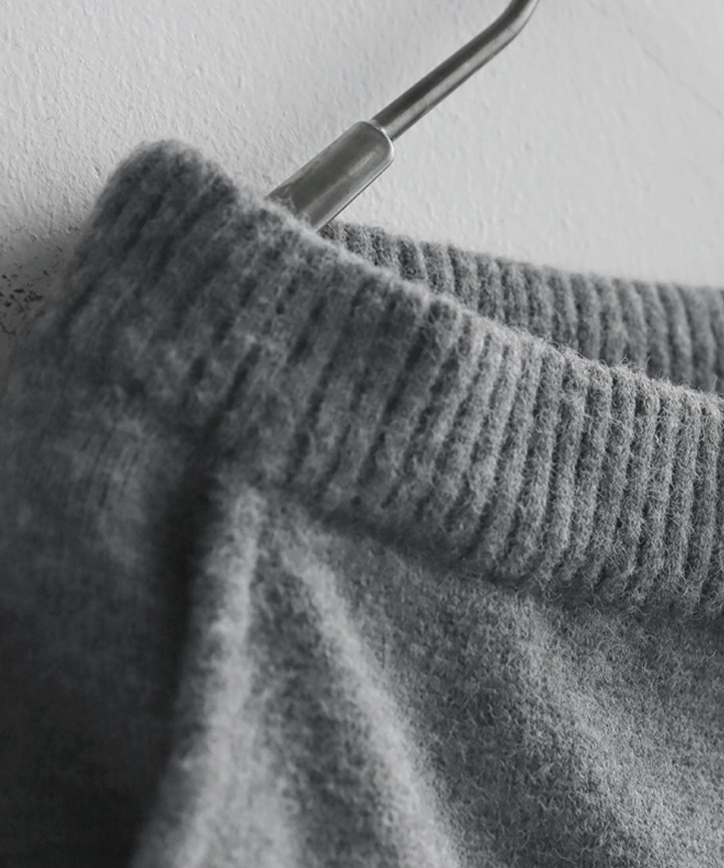 Color-Coordinated Slit Knit Skirt Ladies