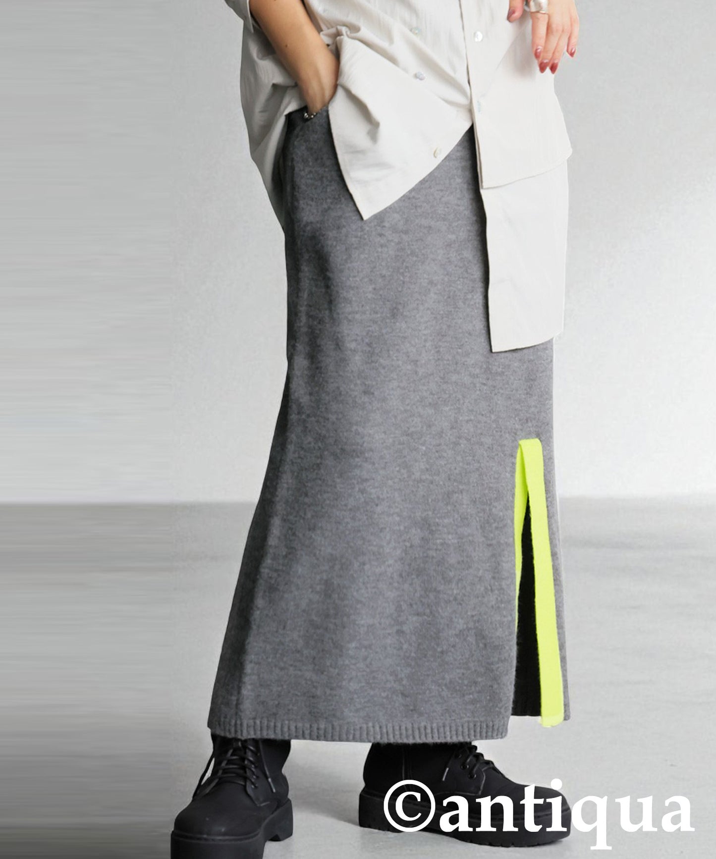 Color-Coordinated Slit Knit Skirt Ladies