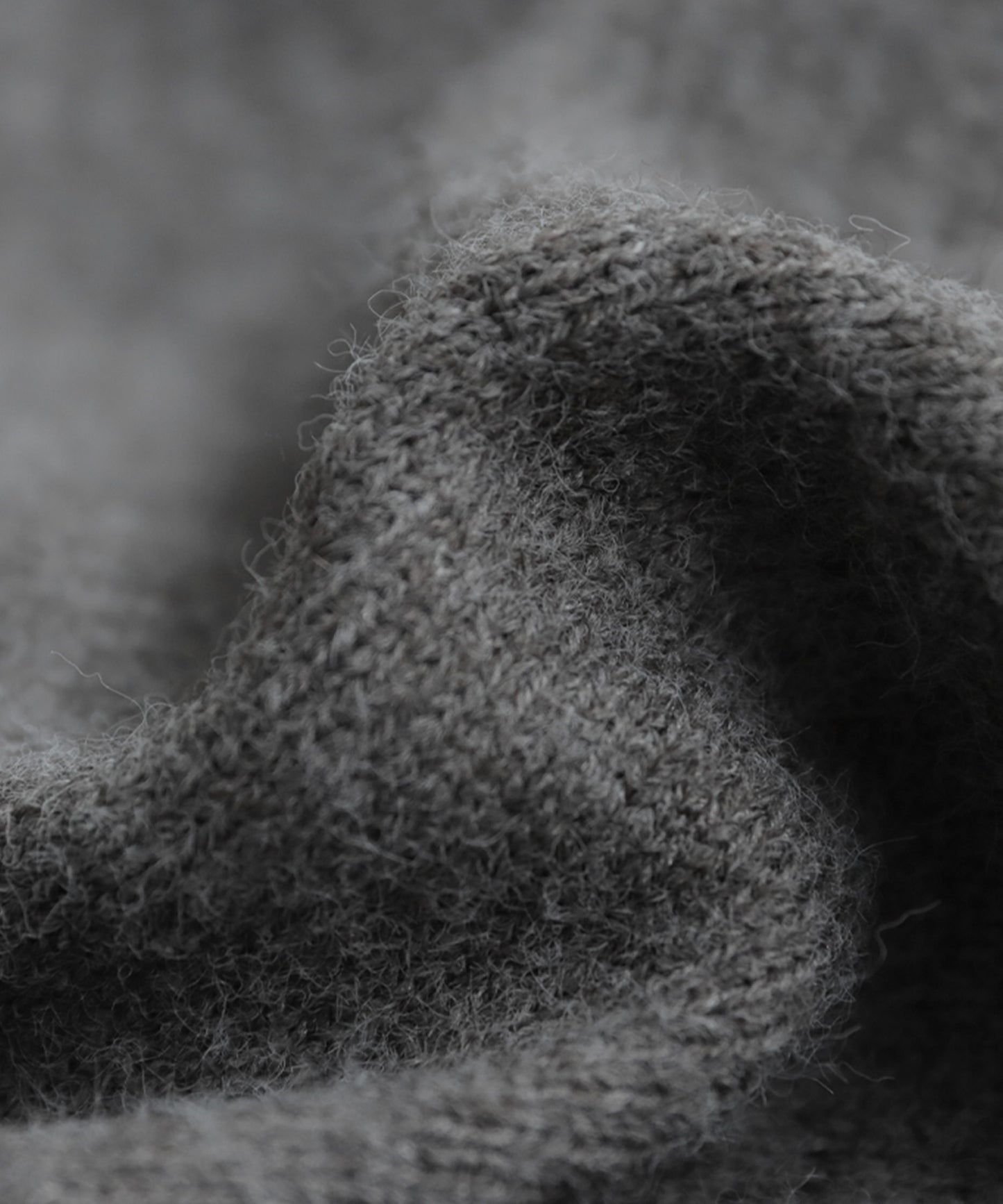 Color-Coordinated Slit Knit Skirt Ladies