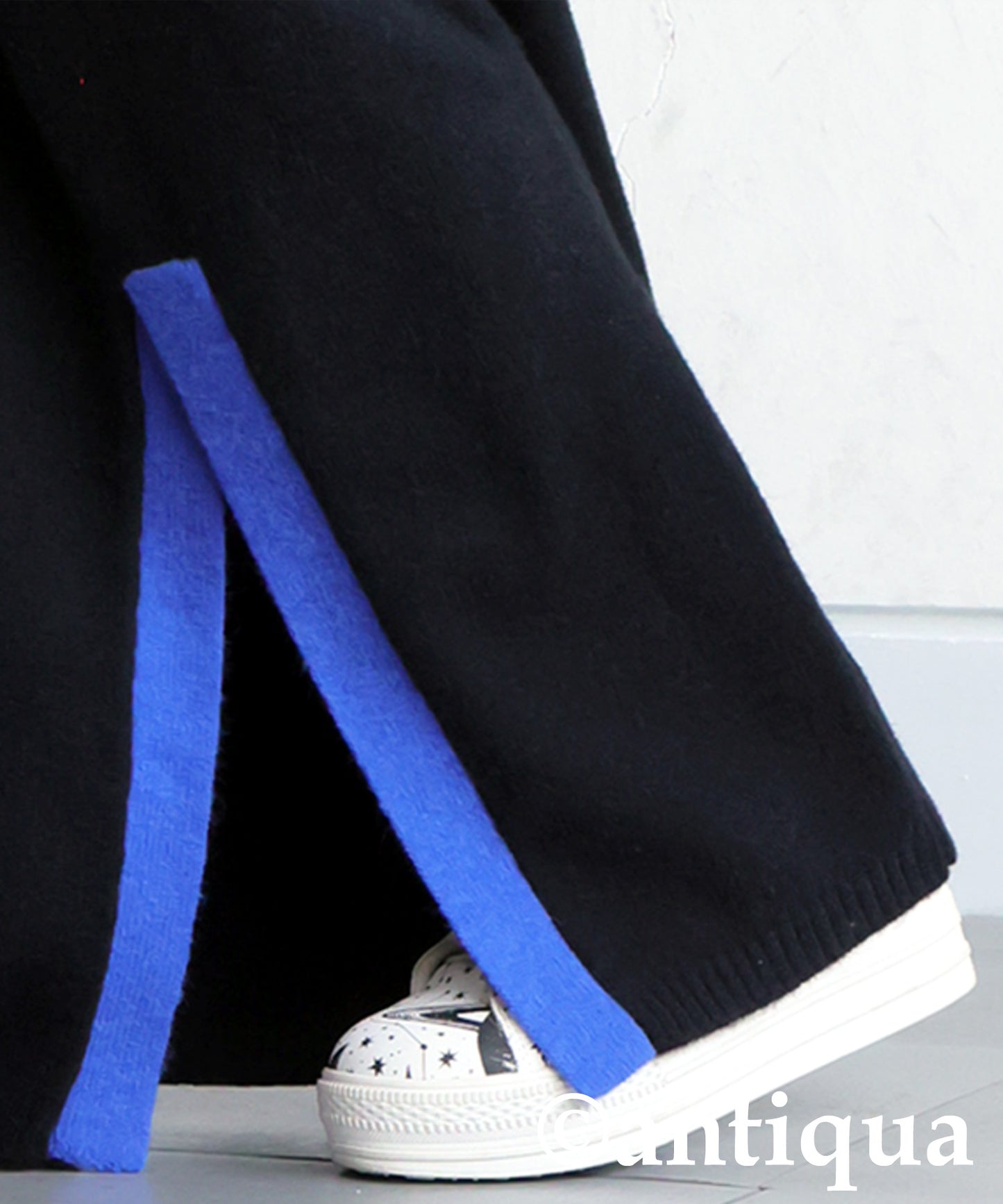 Color-Coordinated Slit Knit Skirt Ladies