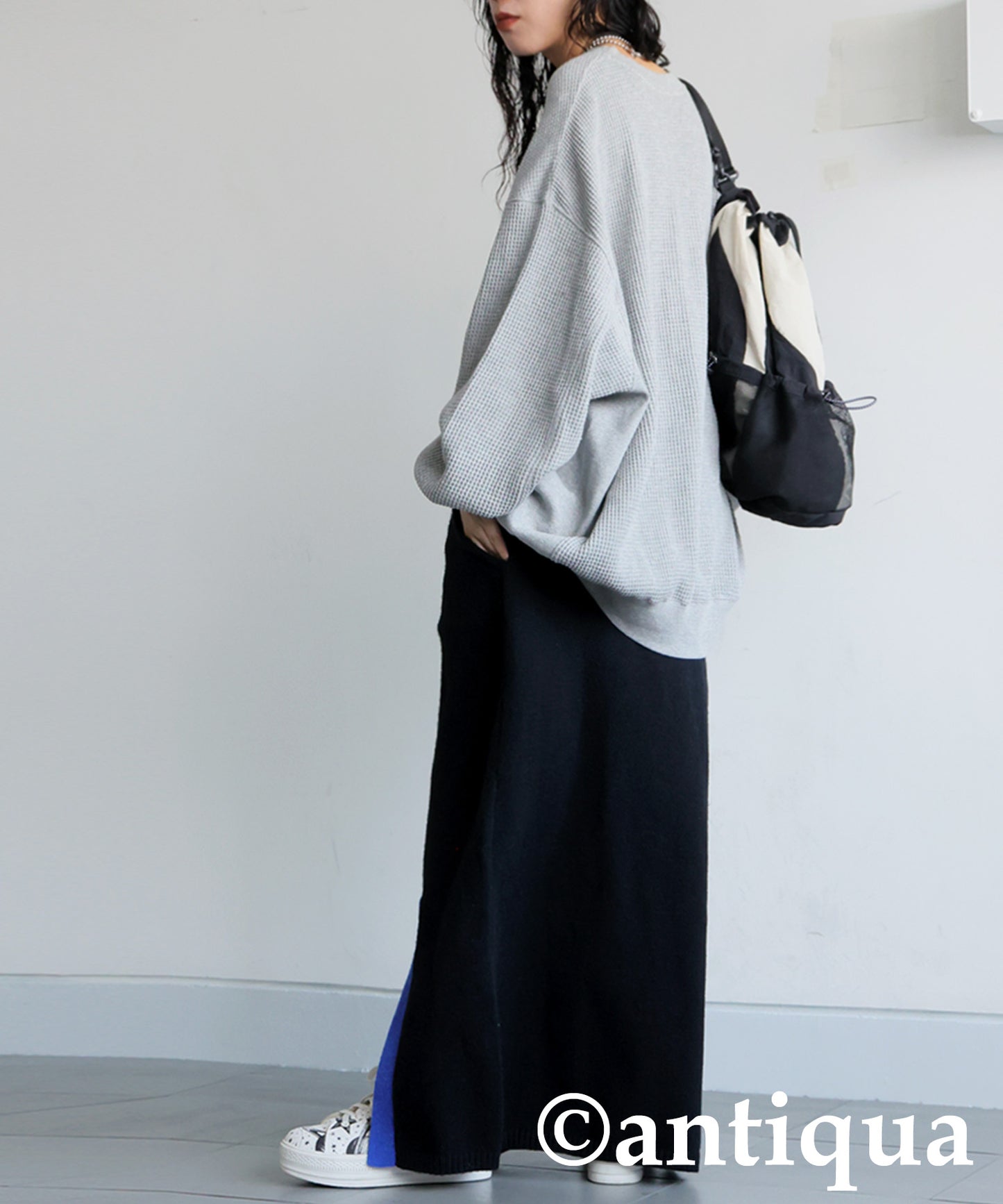 Color-Coordinated Slit Knit Skirt Ladies