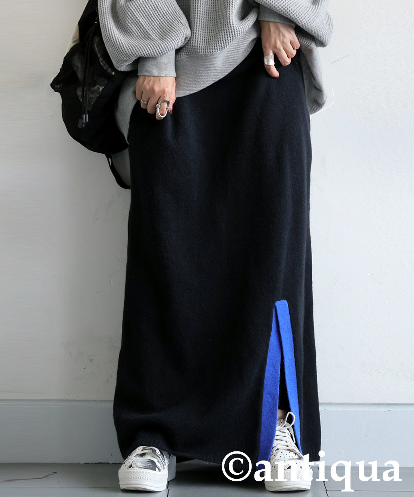 Color-Coordinated Slit Knit Skirt Ladies