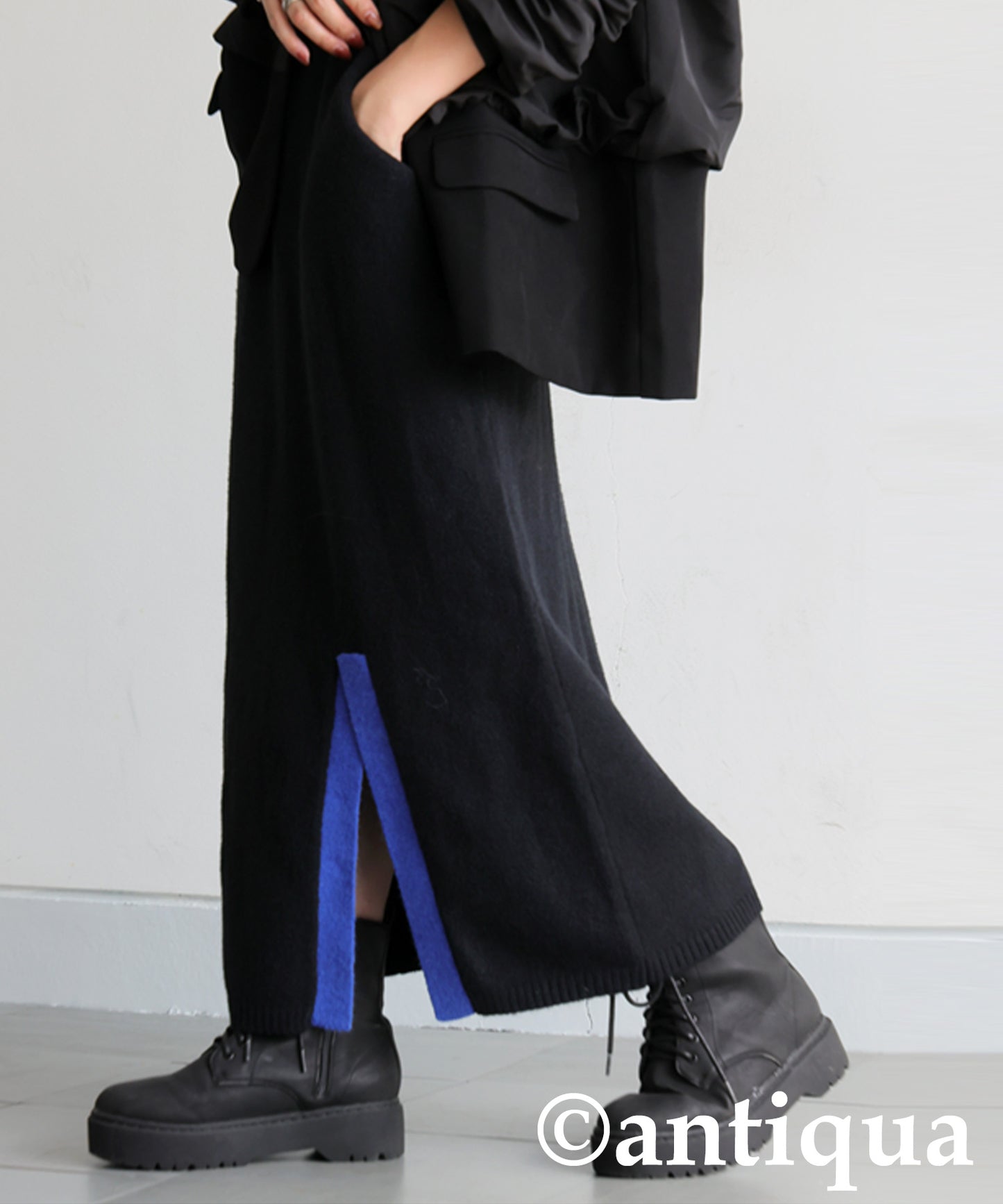 Color-Coordinated Slit Knit Skirt Ladies