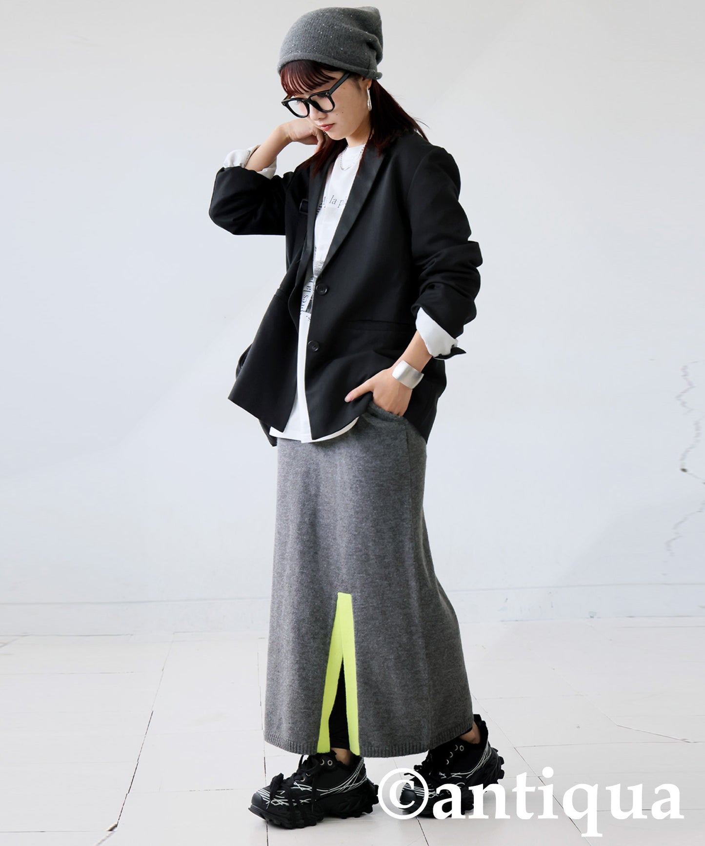 Color-Coordinated Slit Knit Skirt Ladies