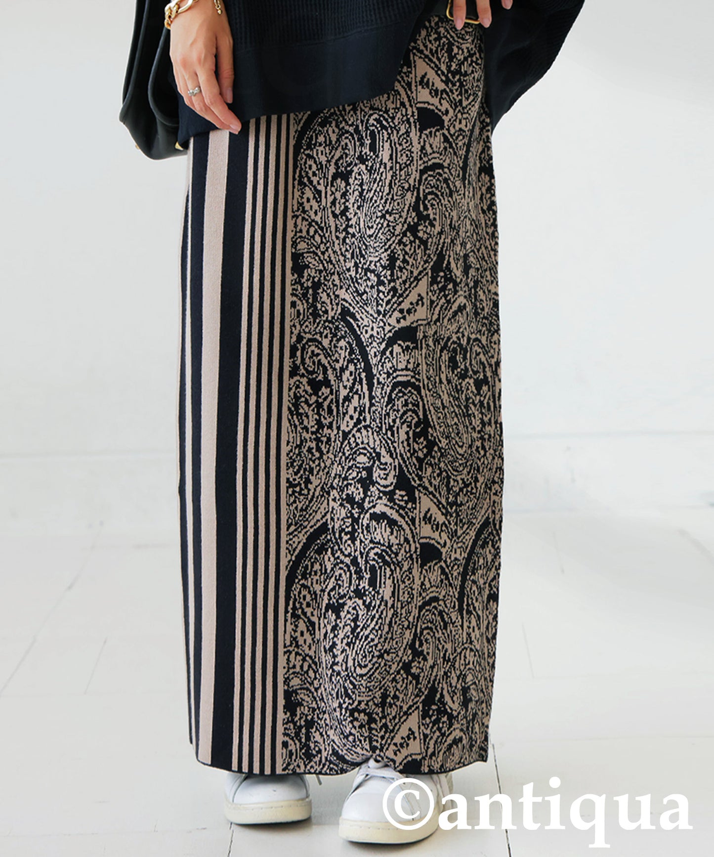 Patterned Knit Skirt Ladies