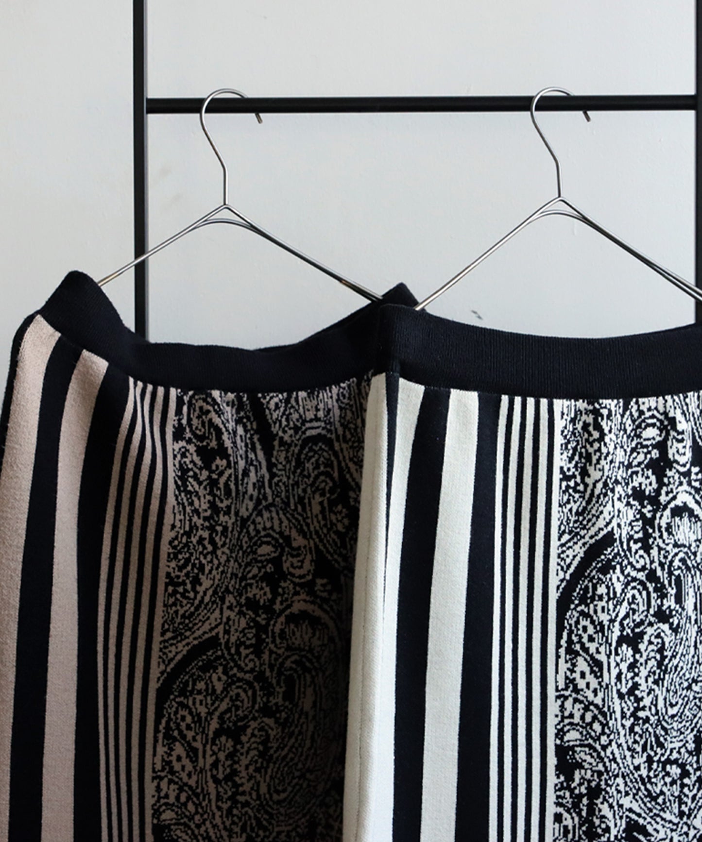 Patterned Knit Skirt Ladies