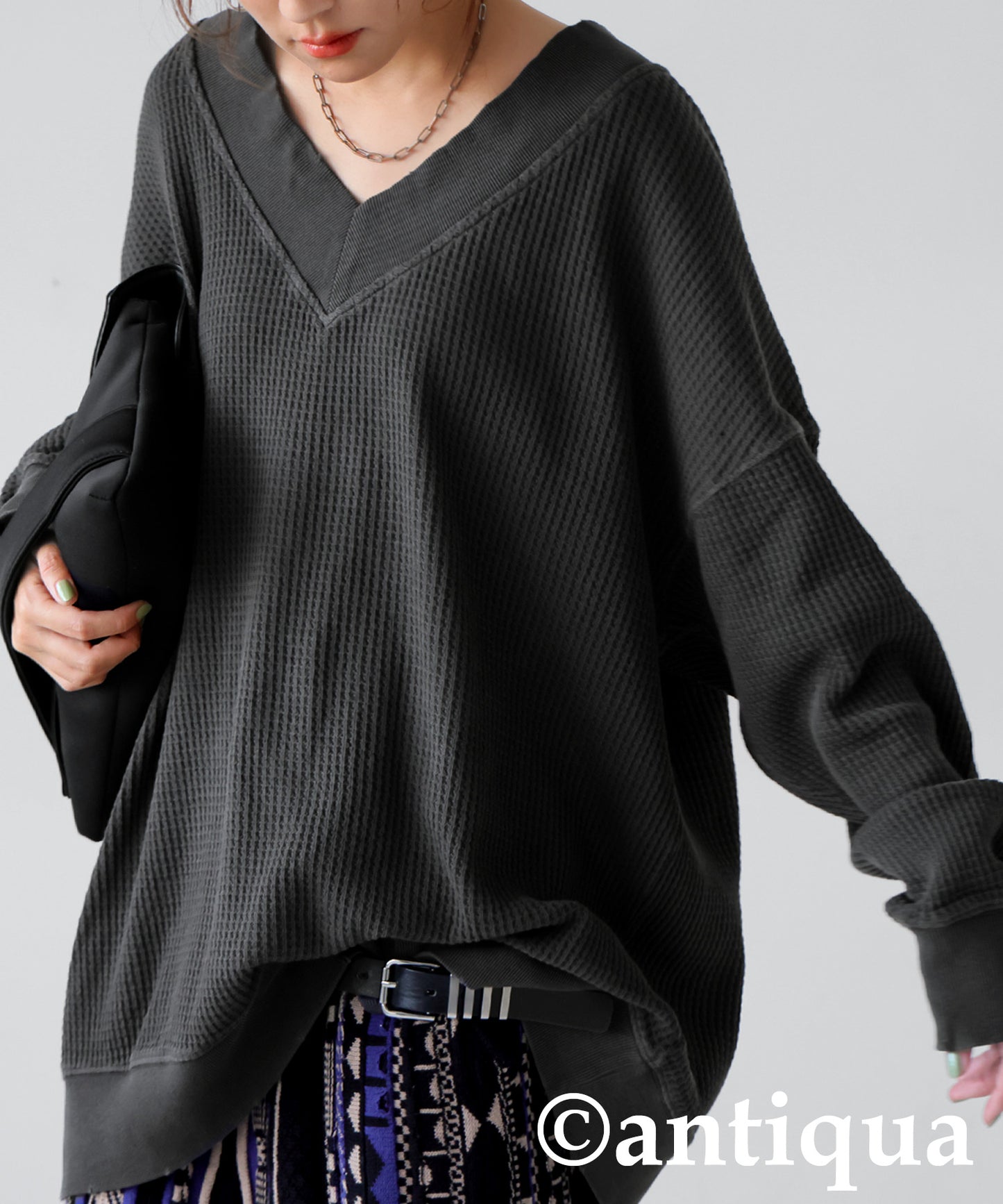 Pigmented Oni Waffle V-Neck Pullover Ladies