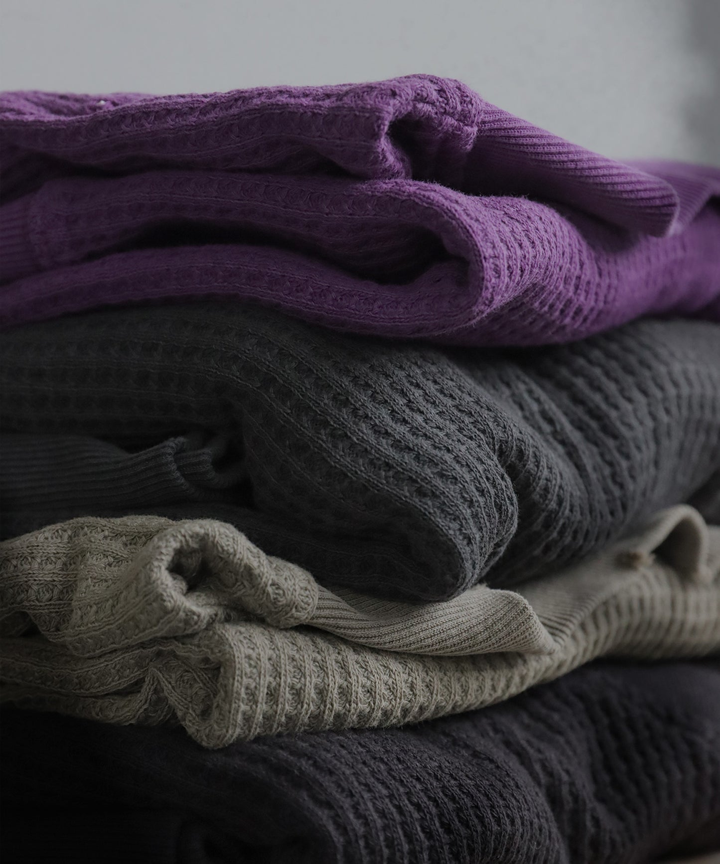 Pigmented Oni Waffle V-Neck Pullover Ladies