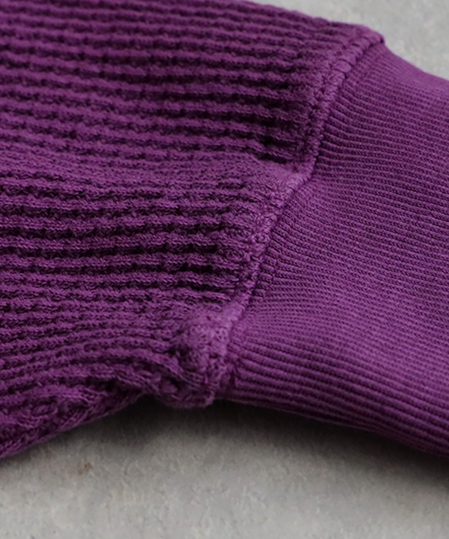 Pigmented Oni Waffle V-Neck Pullover Ladies