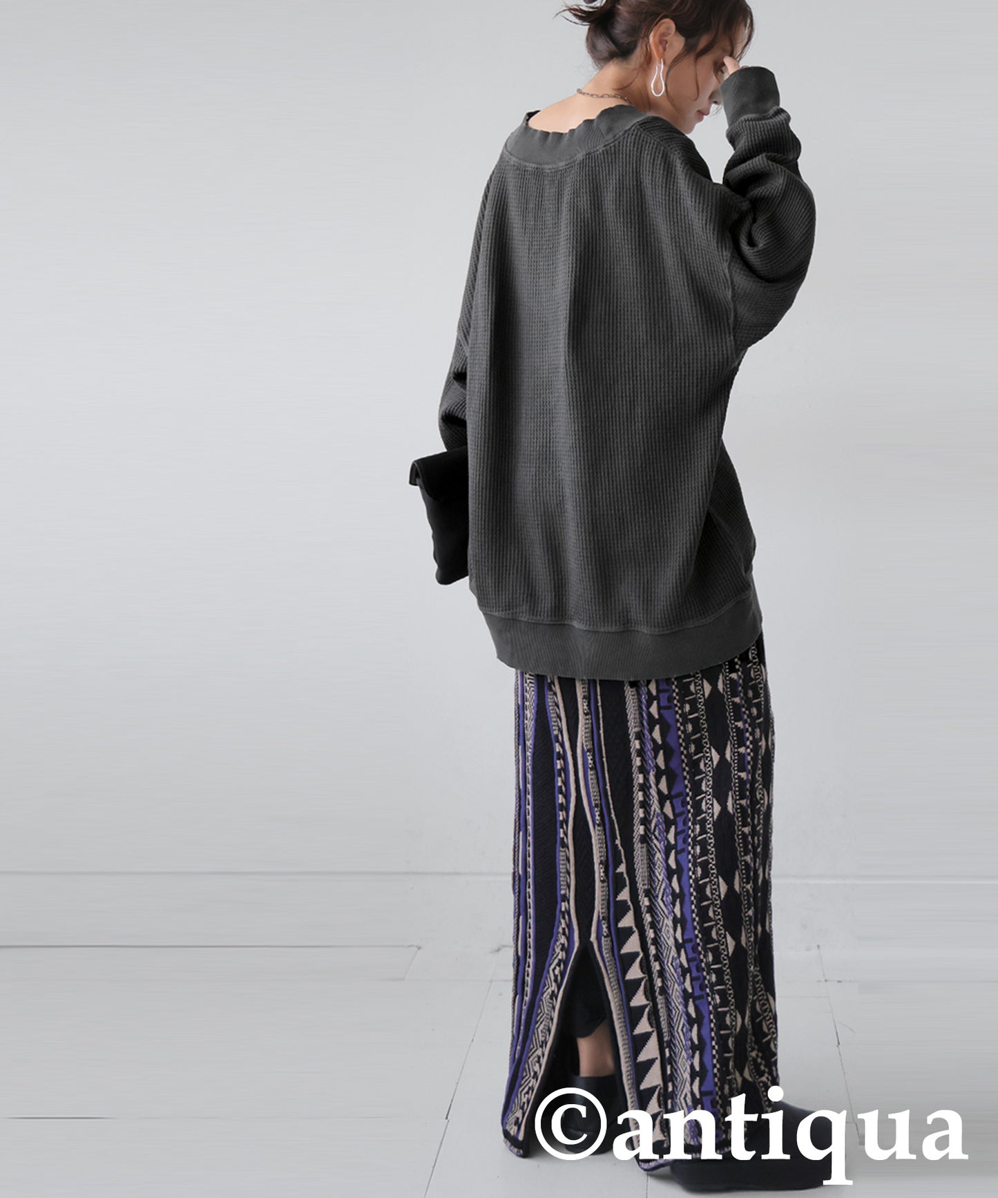 Pigmented Oni Waffle V-Neck Pullover Ladies