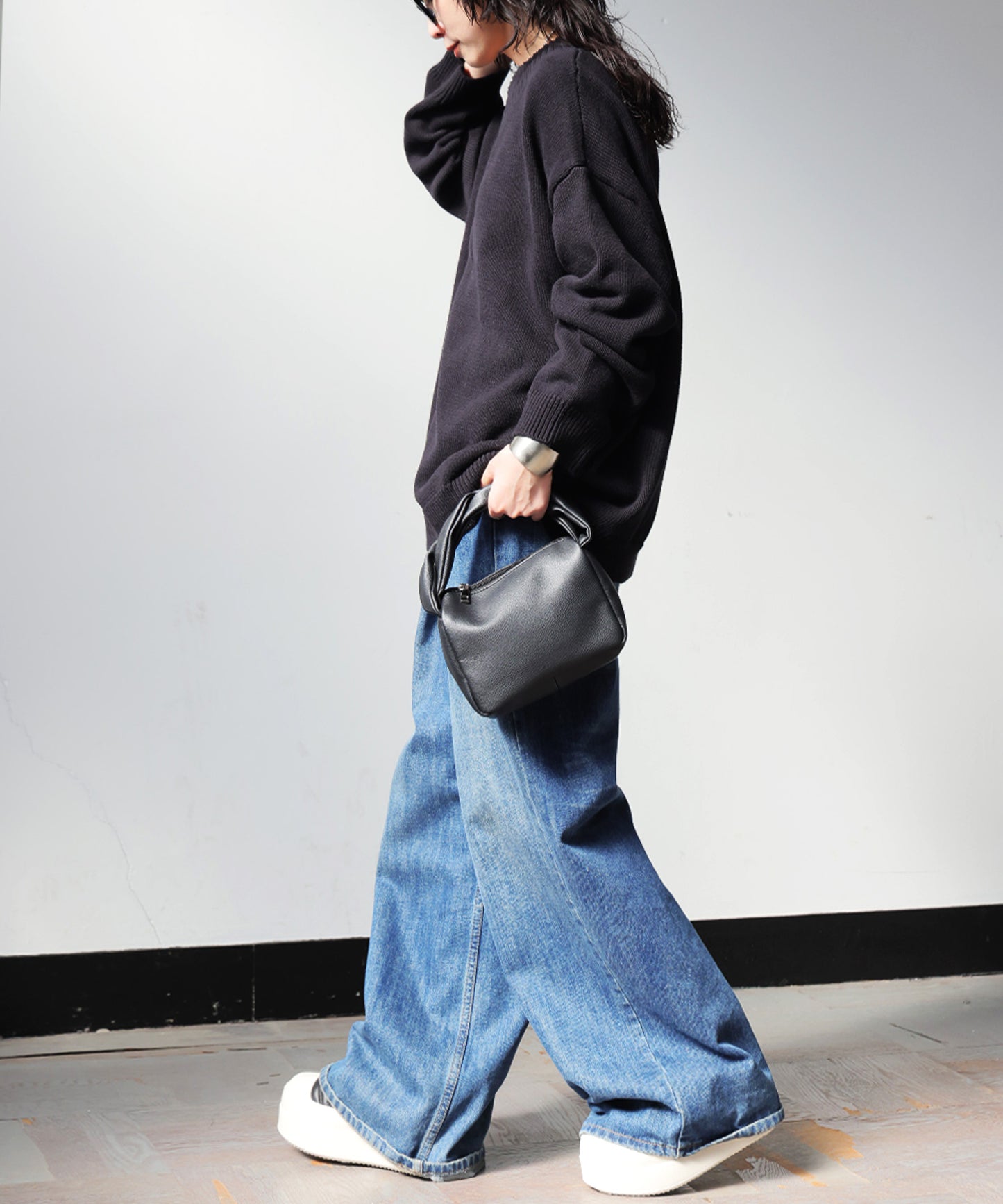 100% Cotton V-Neck Knit Ladies