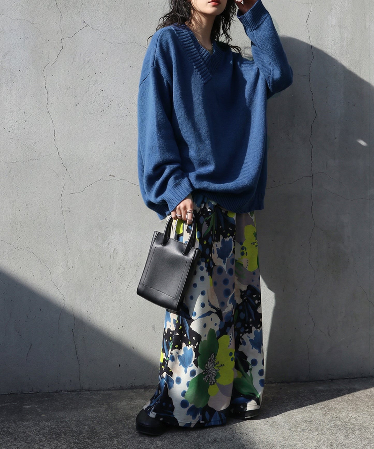 100% Cotton V-Neck Knit Ladies