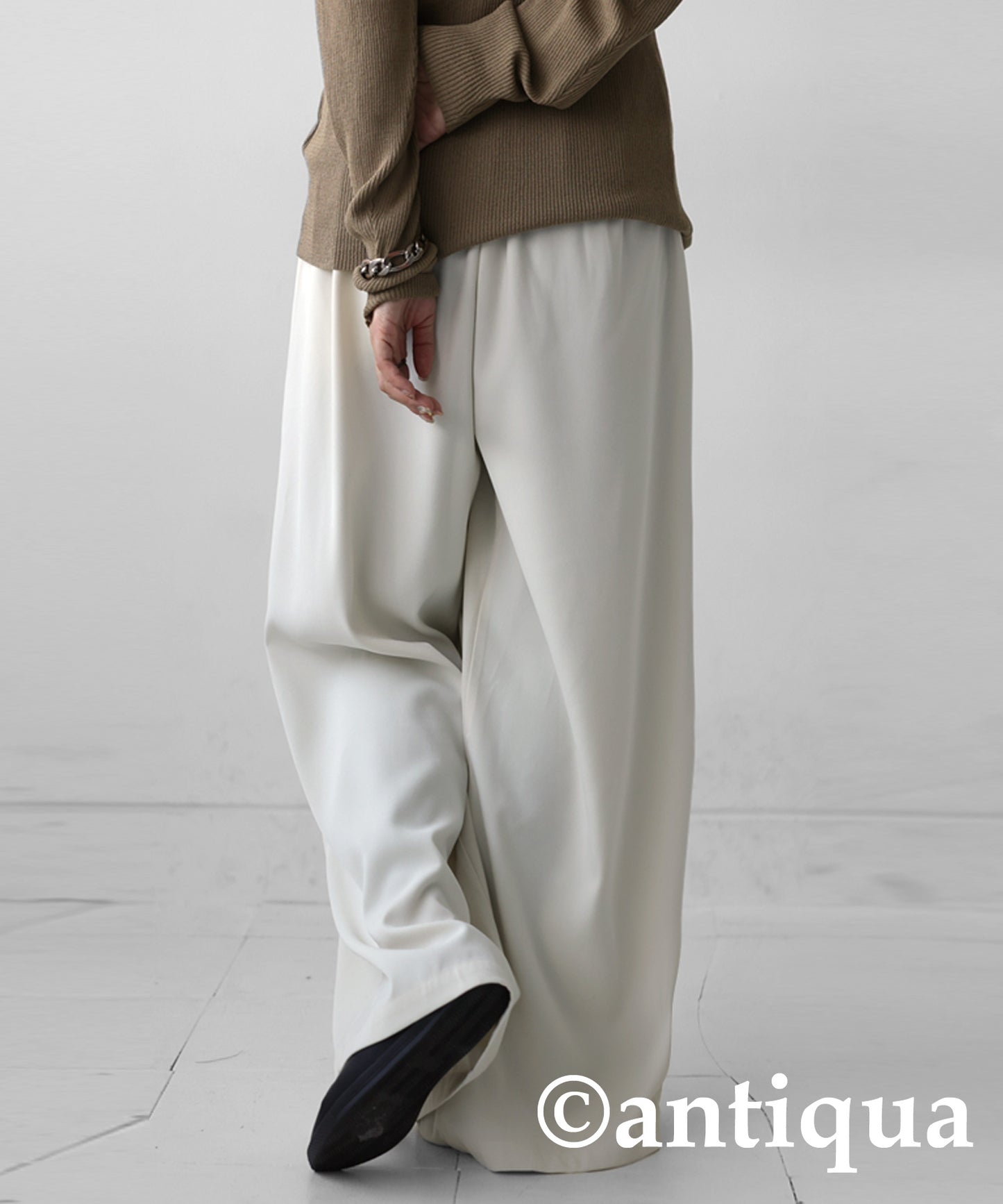 Tuck wide pants Ladies