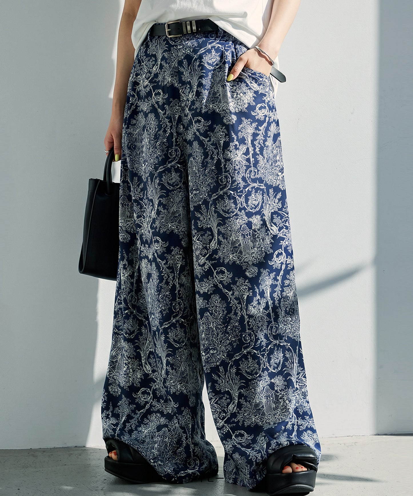Ladies Toile De Jouy Wide-Leg Pants