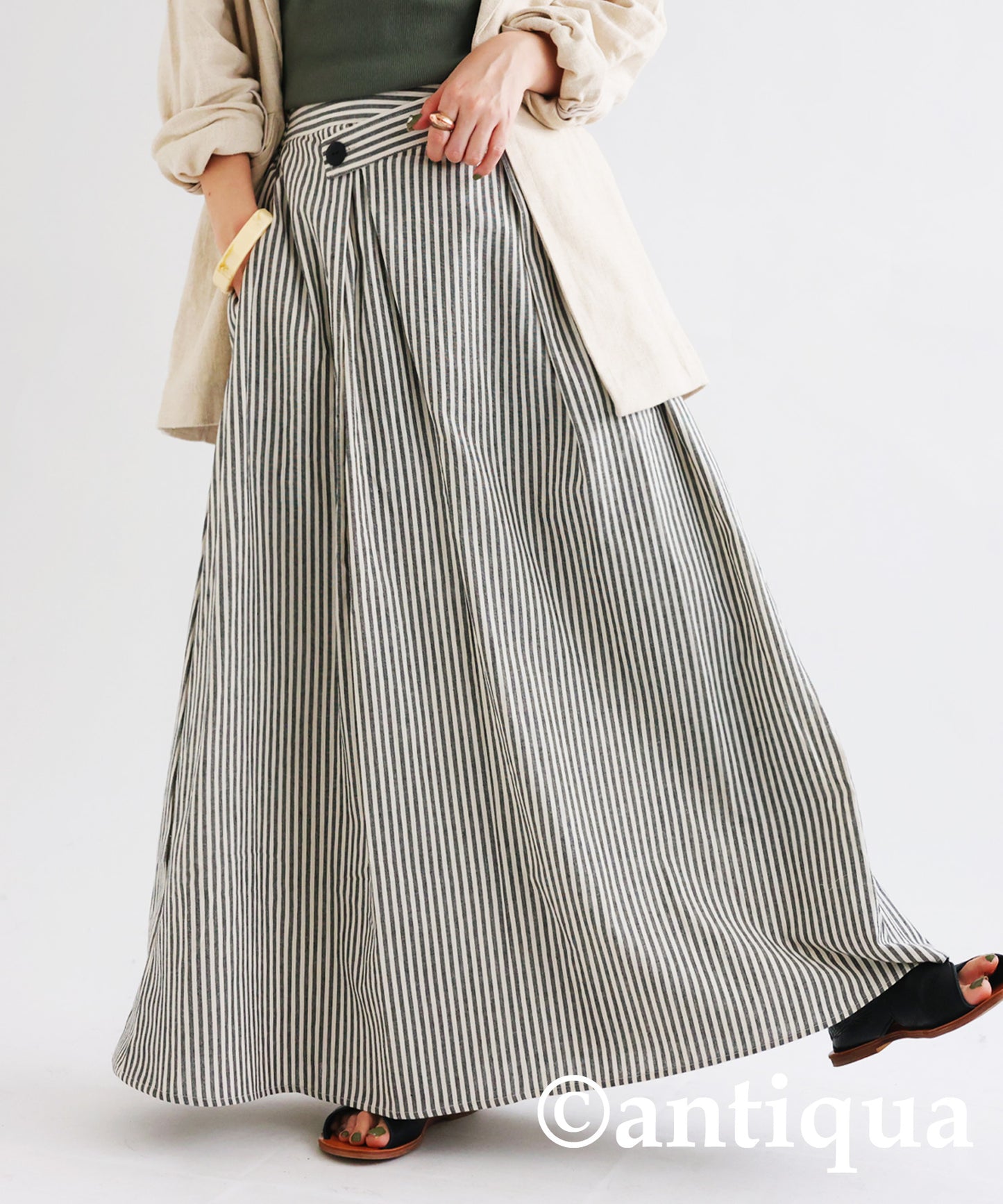 Striped pattern Ladies flare skirt