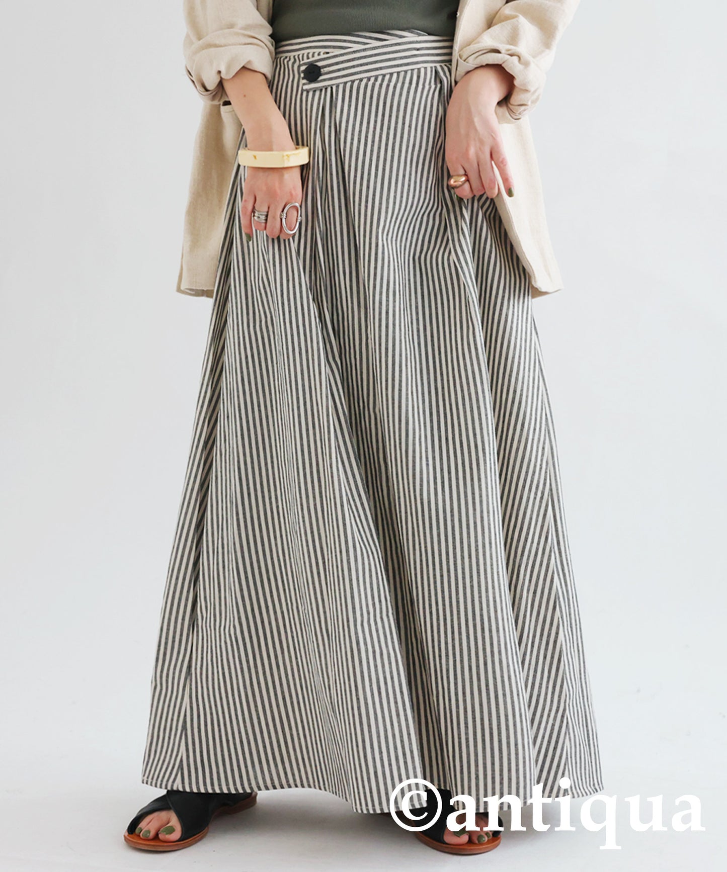 Striped pattern Ladies flare skirt