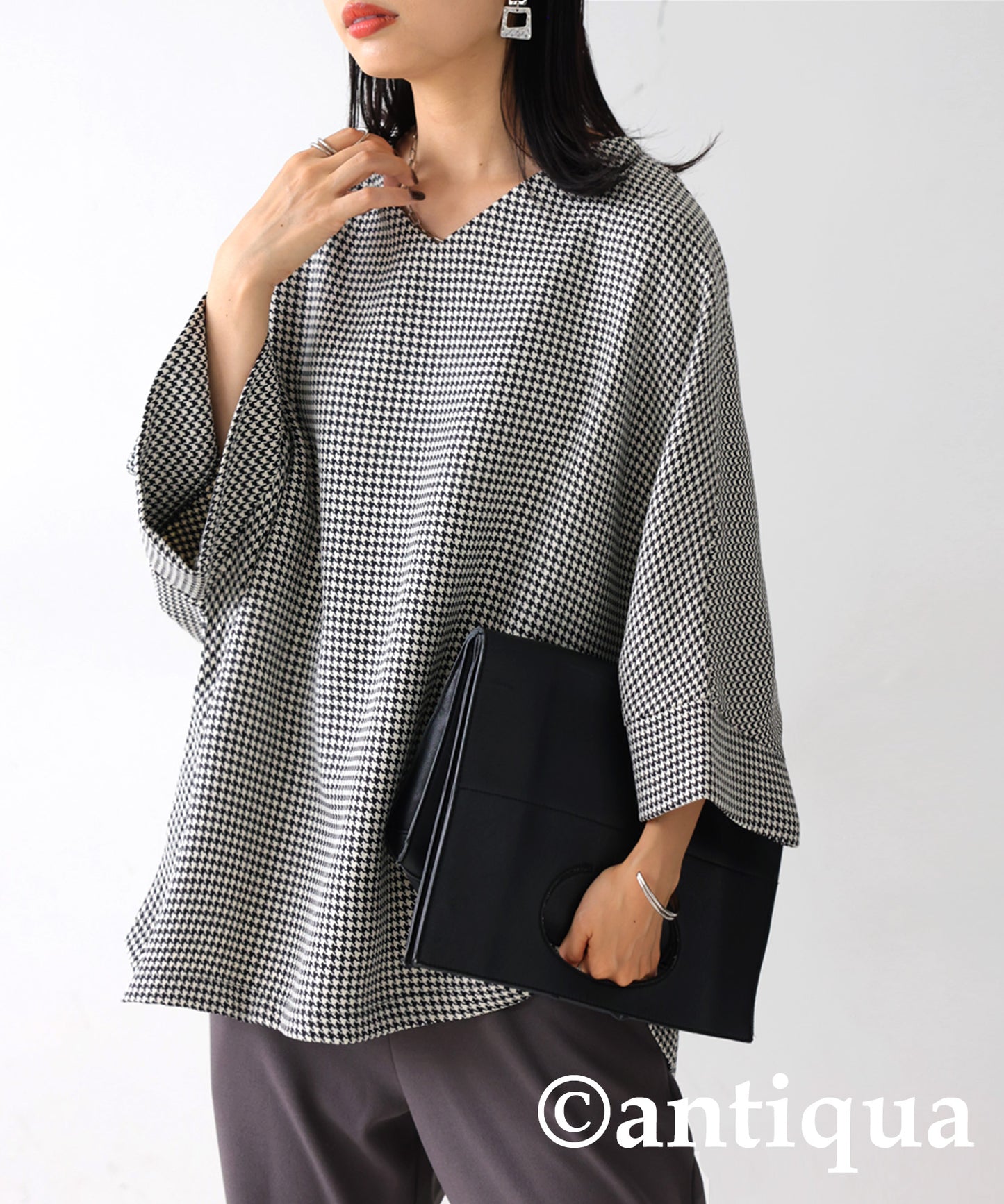 CHIDORI (houndstooth) Pattern V-Neck Tops Ladies