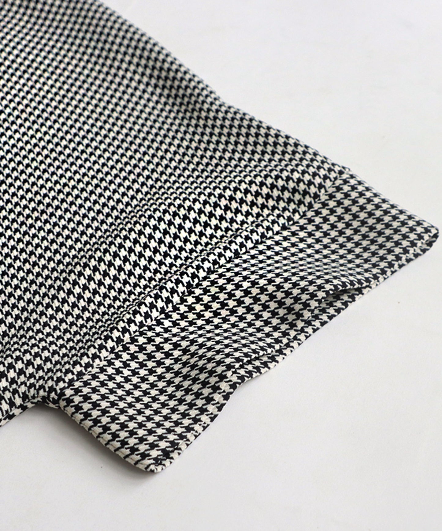 CHIDORI (houndstooth) Pattern V-Neck Tops Ladies