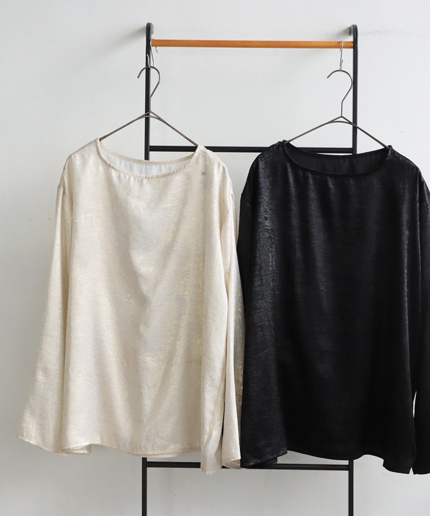 Ladies Shiny Long-Sleeved Pullover