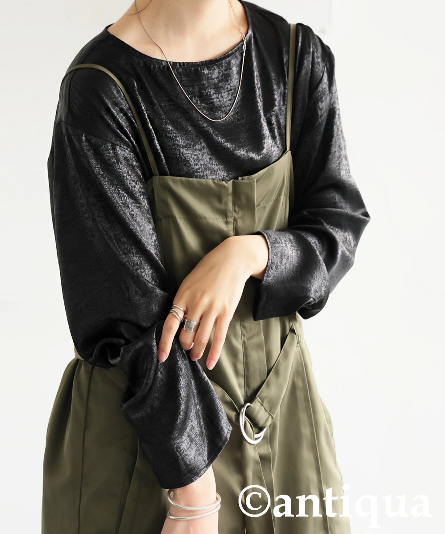 Ladies Shiny Long-Sleeved Pullover