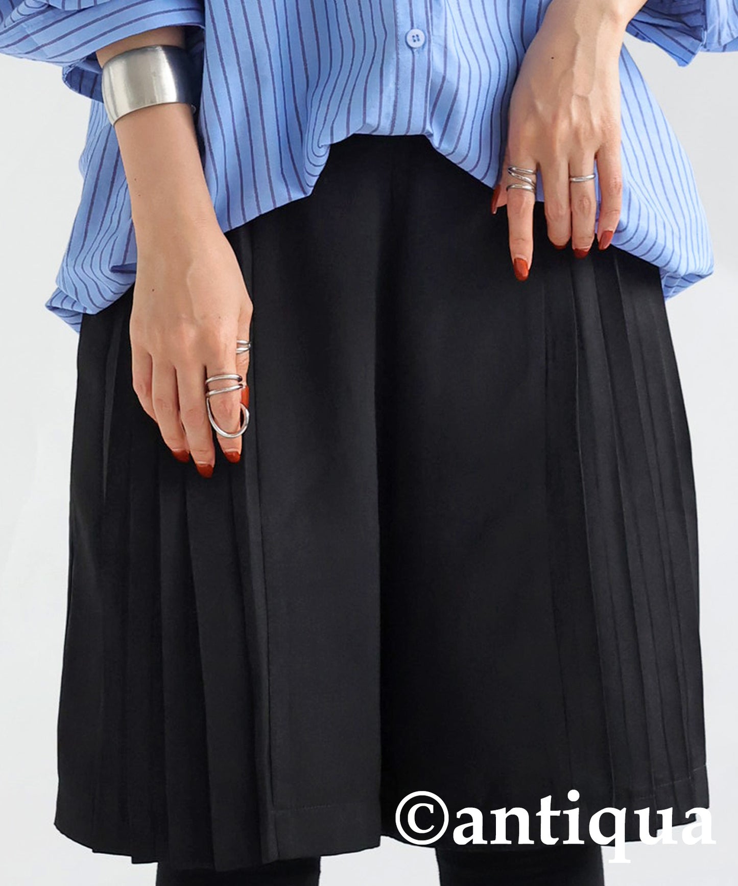 Pleated short pants Ladies