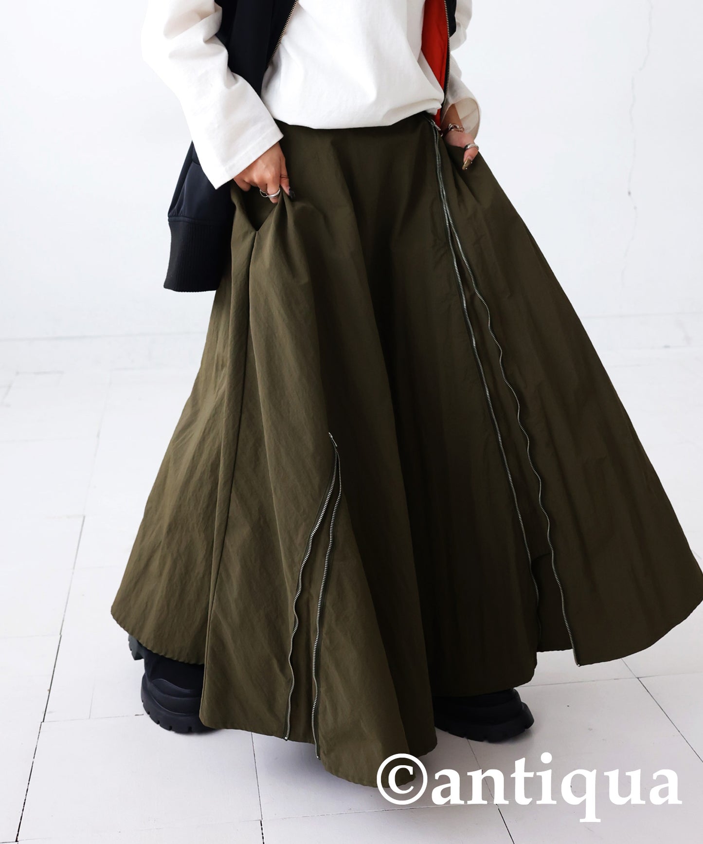 Water -Repellent Flare Zip Skirt Ladies