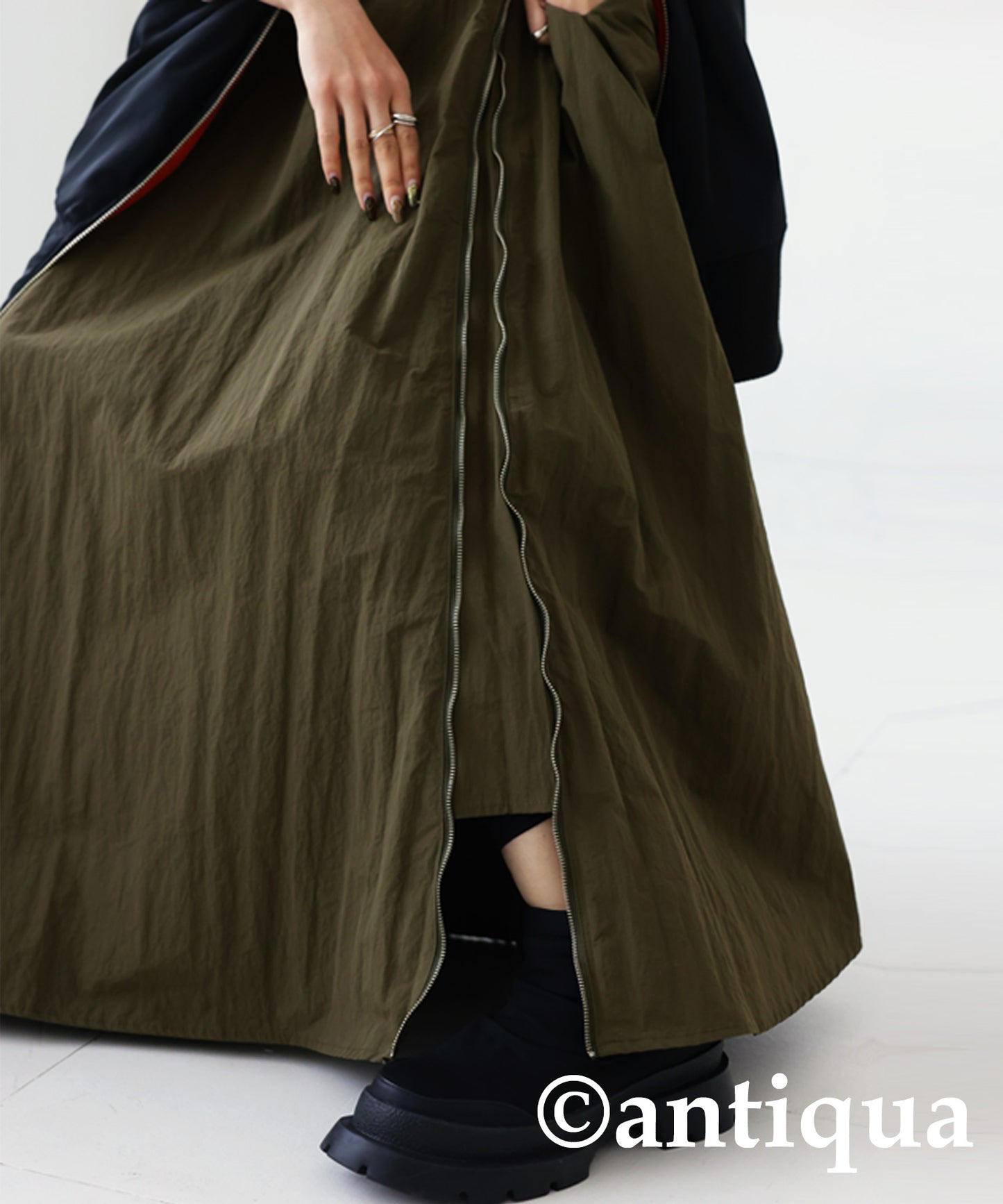 Water -Repellent Flare Zip Skirt Ladies