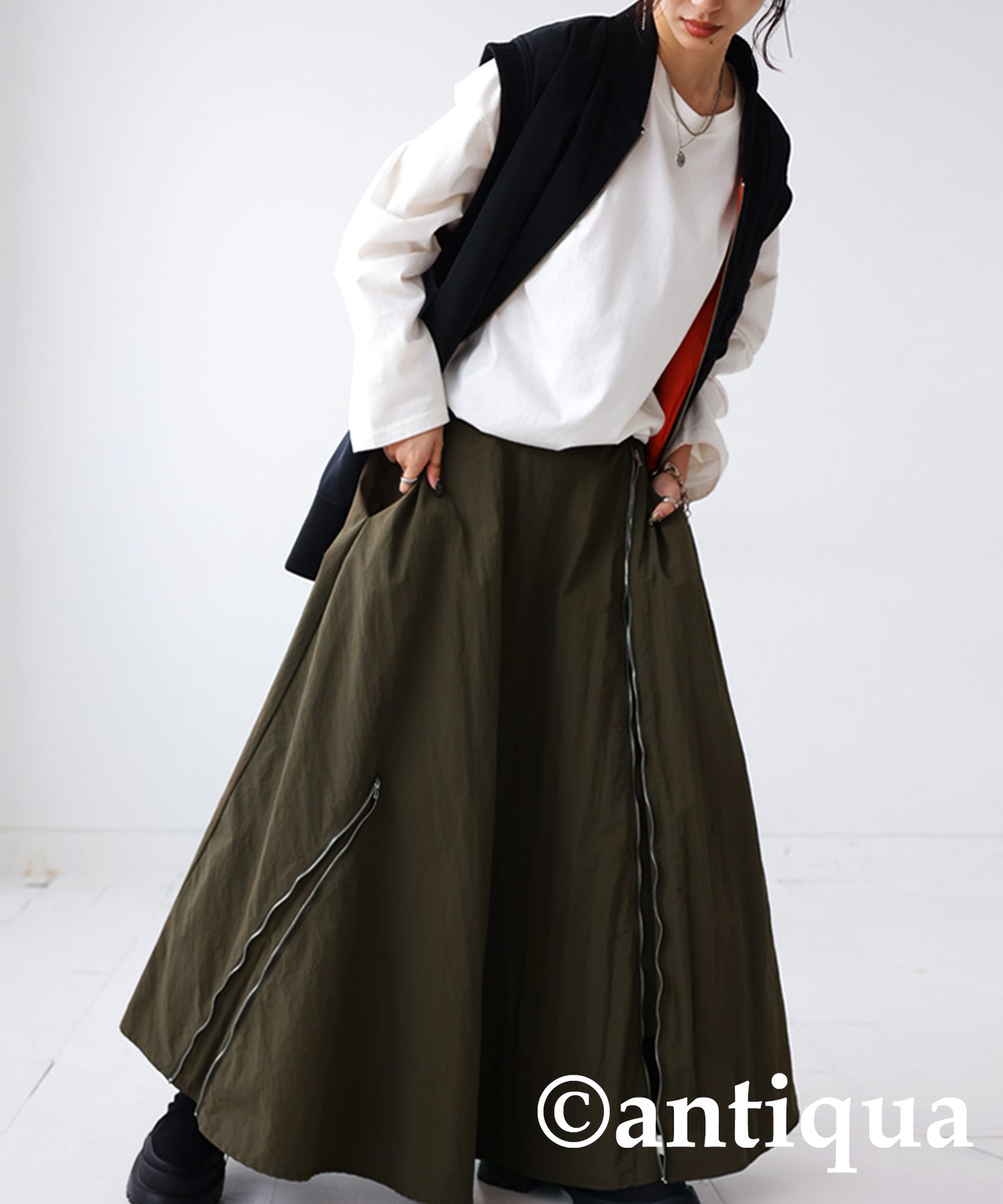 Water -Repellent Flare Zip Skirt Ladies