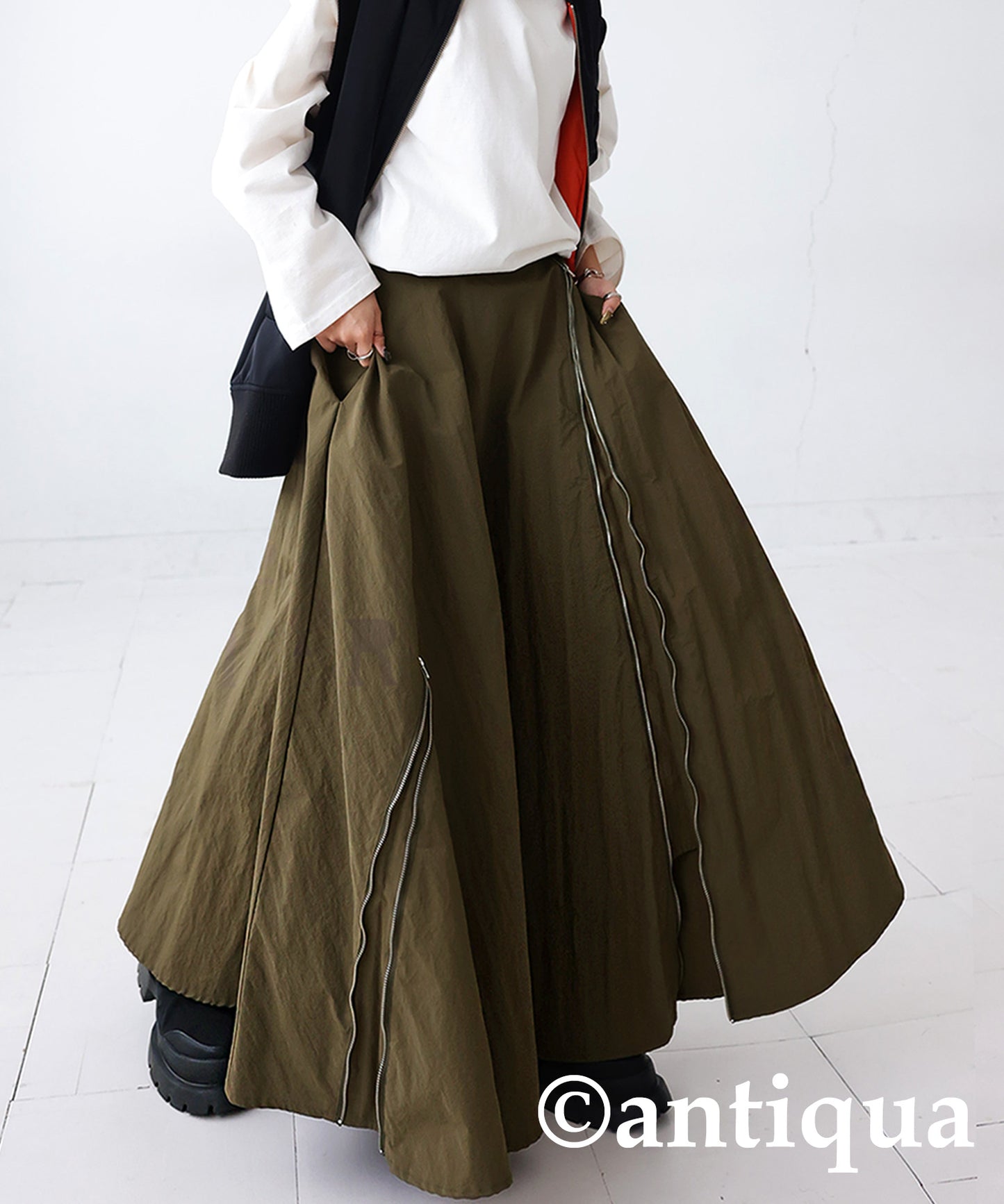 Water -Repellent Flare Zip Skirt Ladies