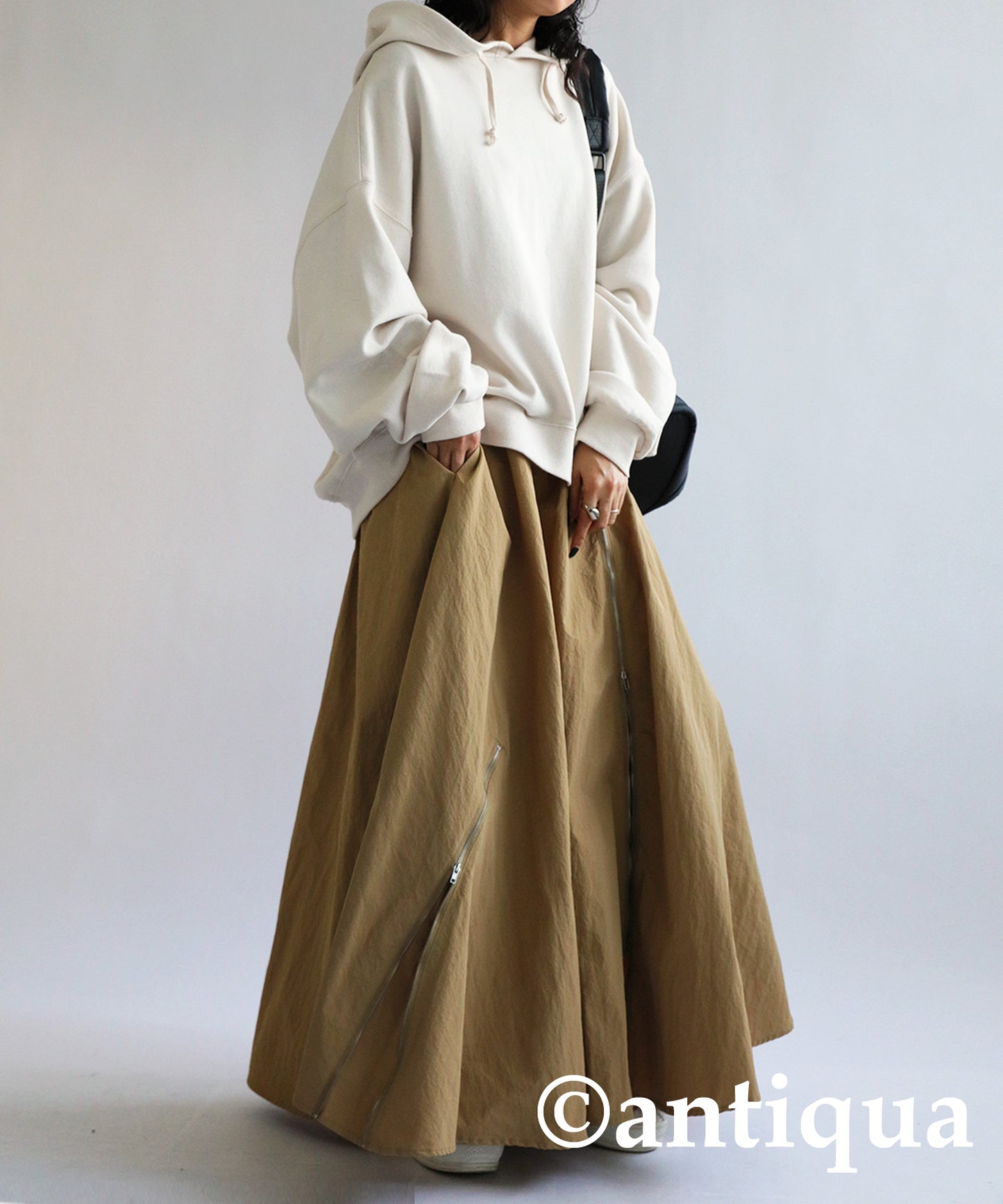 Water -Repellent Flare Zip Skirt Ladies