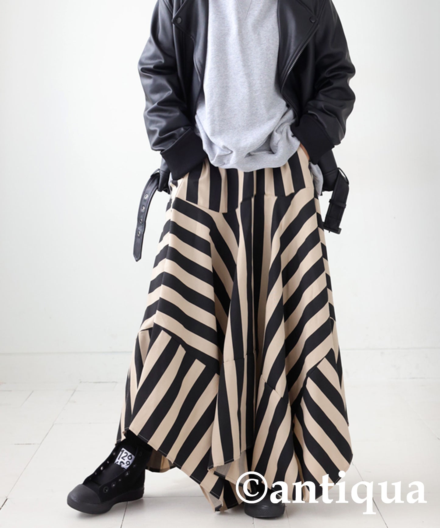 Deformation panel stripe skirt Ladies