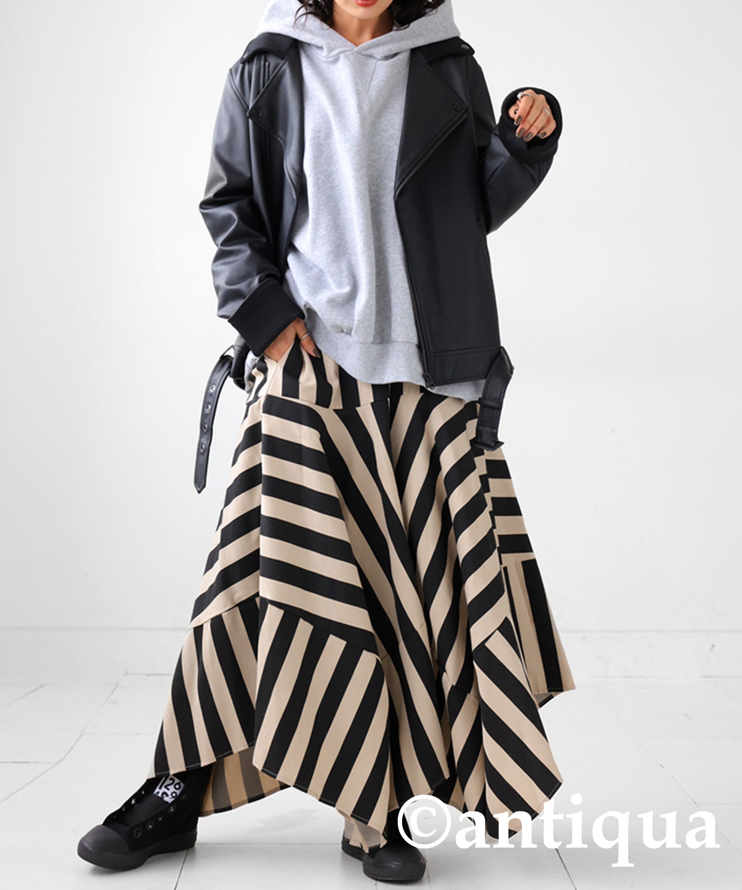 Deformation panel stripe skirt Ladies