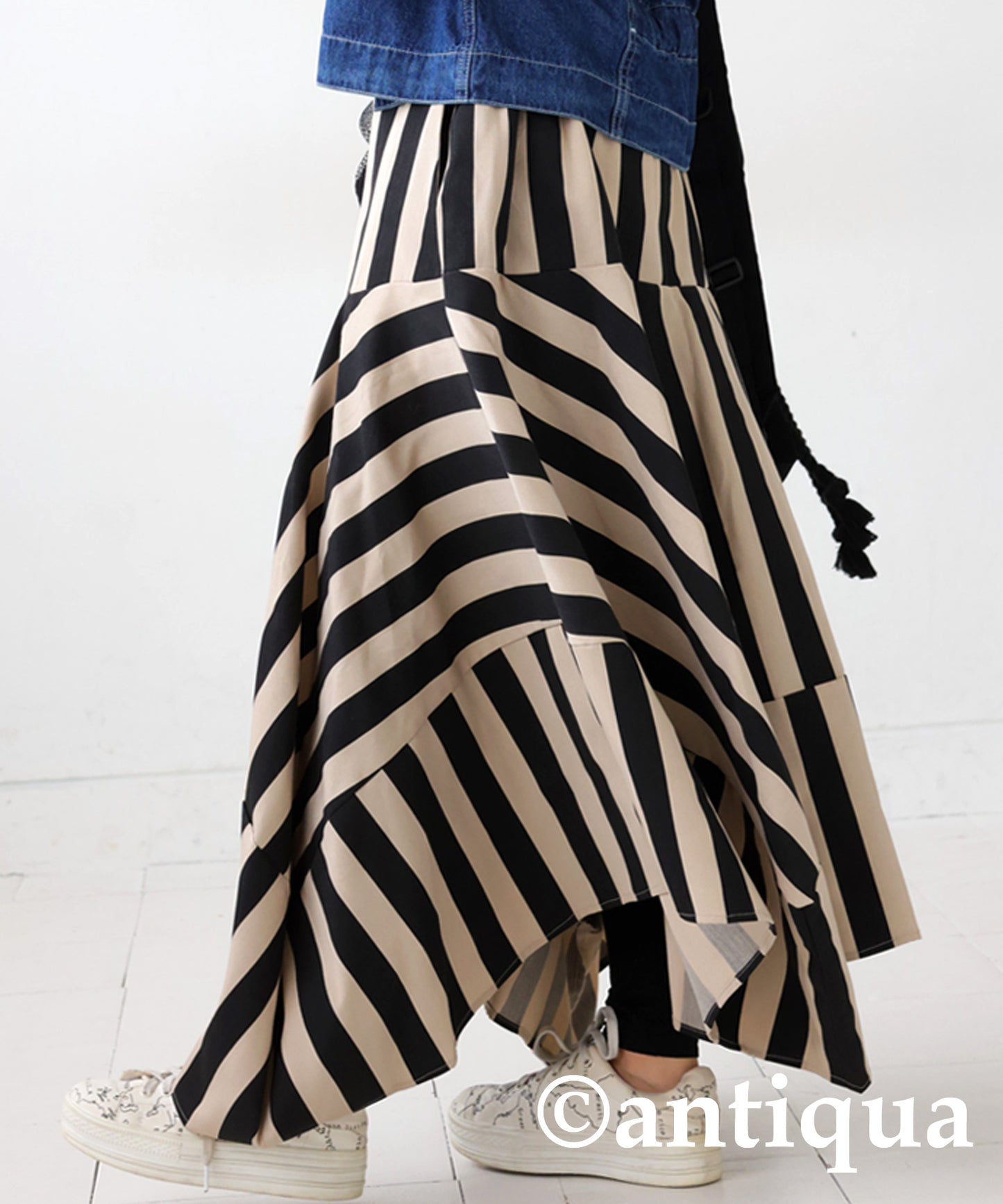 Deformation panel stripe skirt Ladies