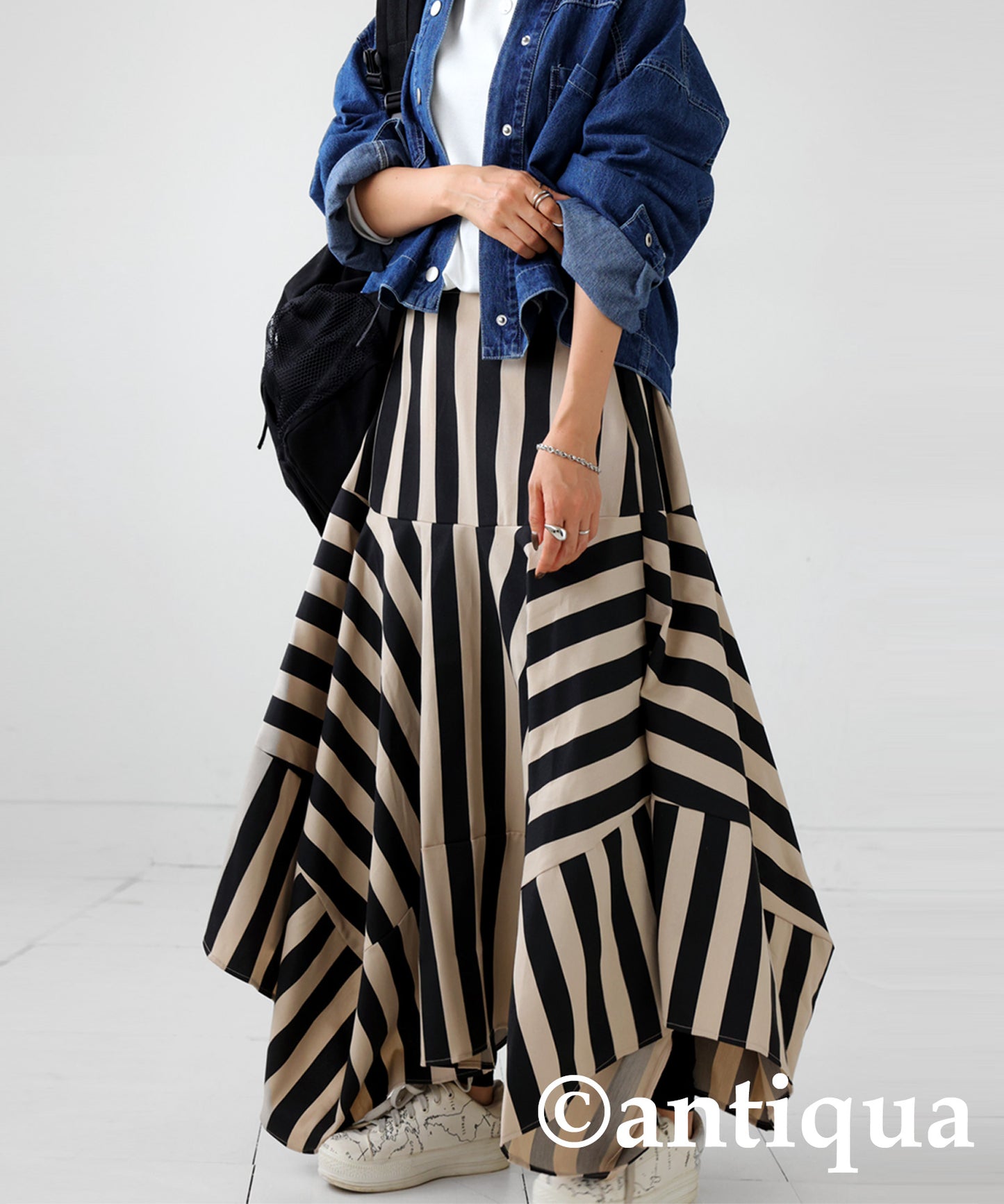 Deformation panel stripe skirt Ladies