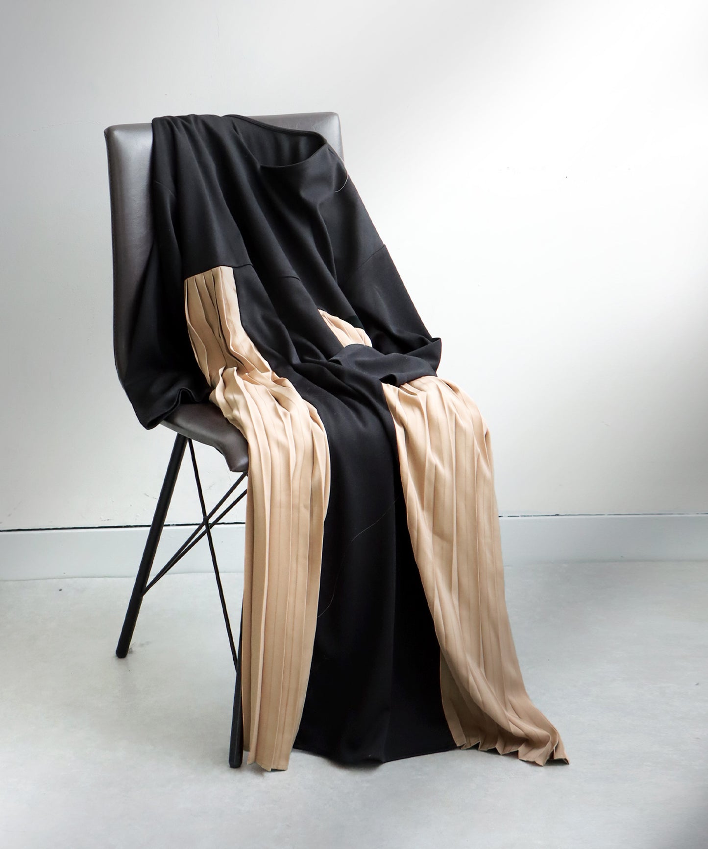 Switching Pleated Dress Ladies