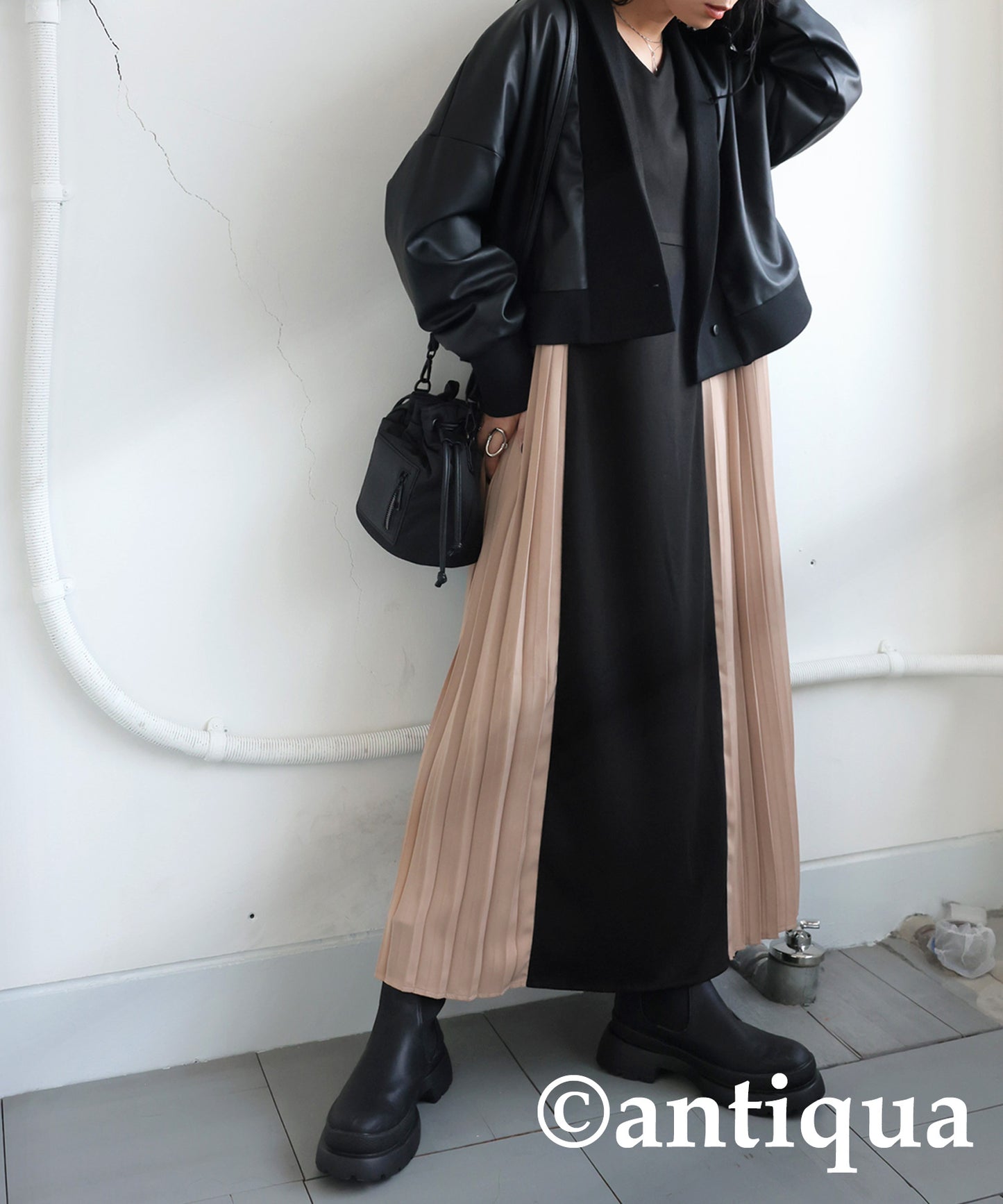 Switching Pleated Dress Ladies