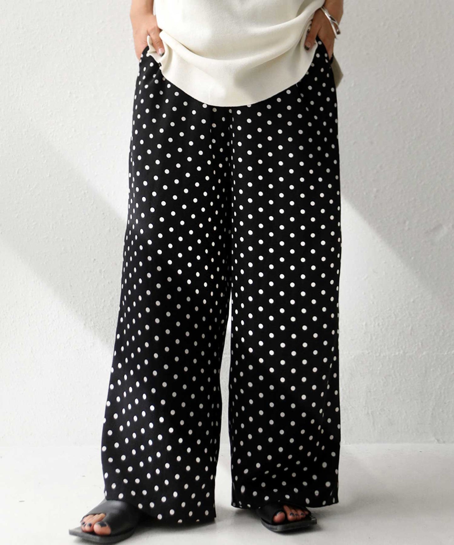 Dot pattern wide pants Ladies