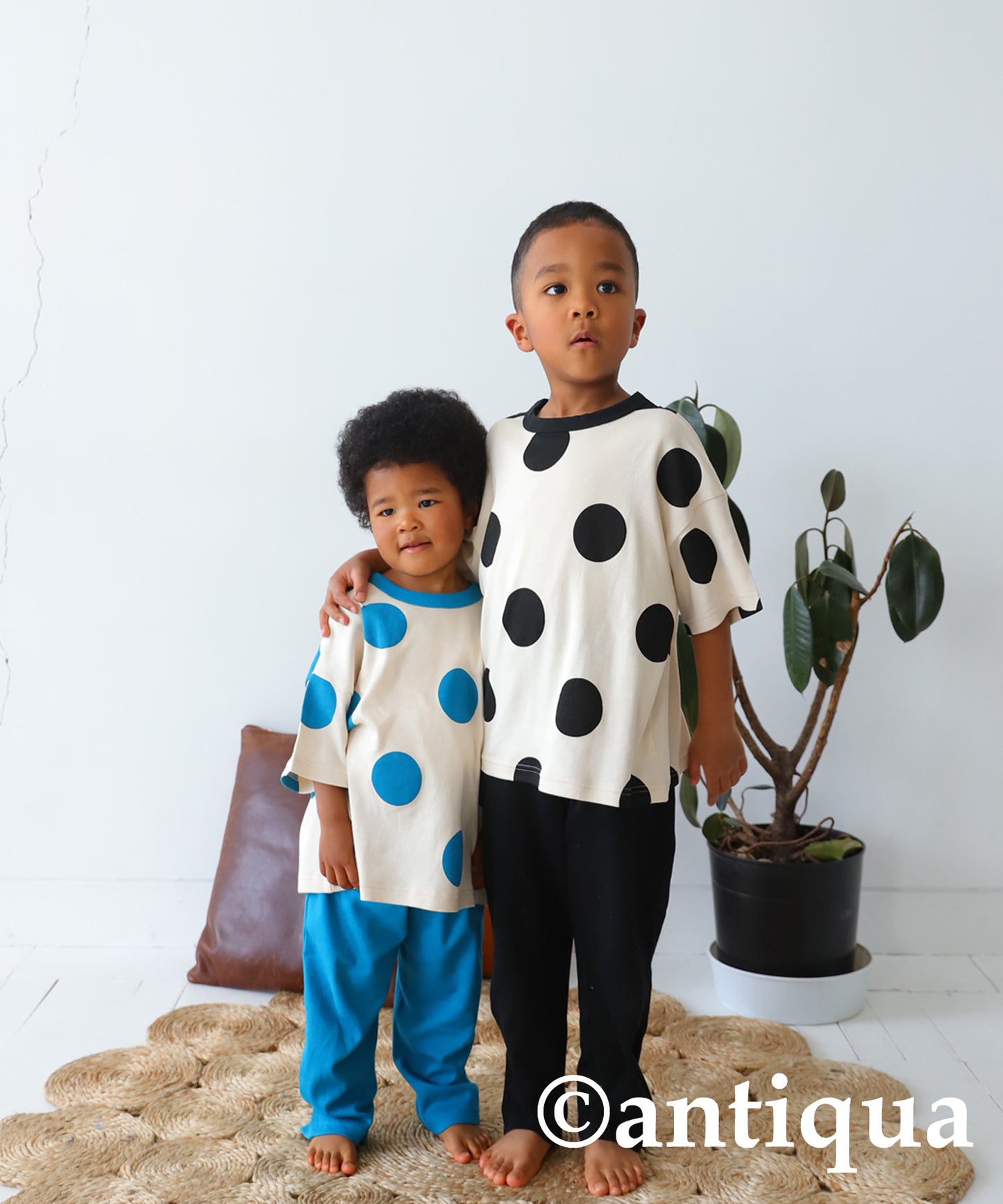 Dot pattern short sleeve room wear Kids