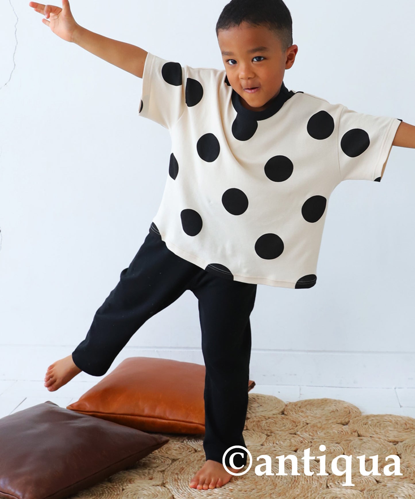 Dot pattern short sleeve room wear Kids