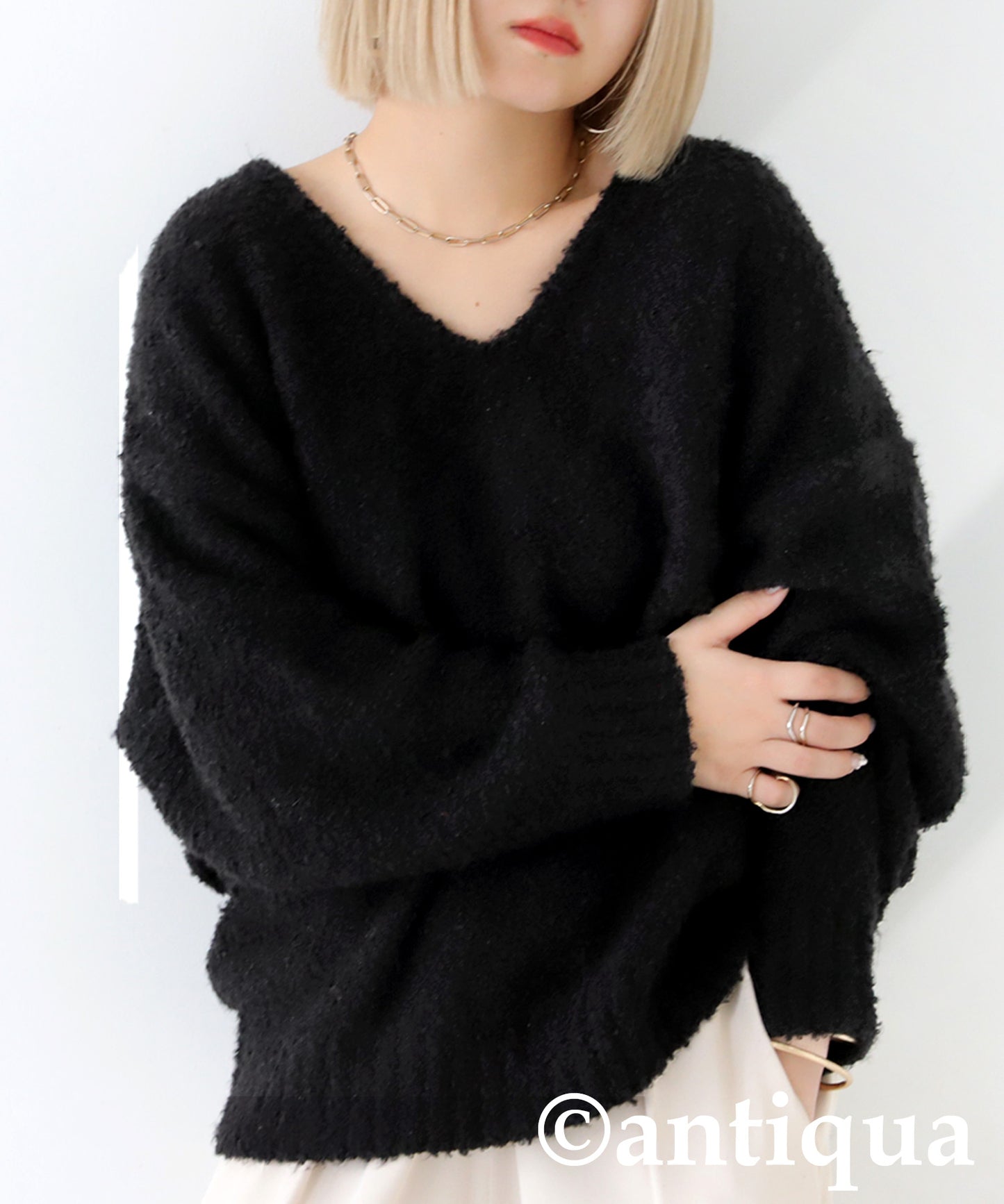 Bouclé V-Neck Knit Ladies