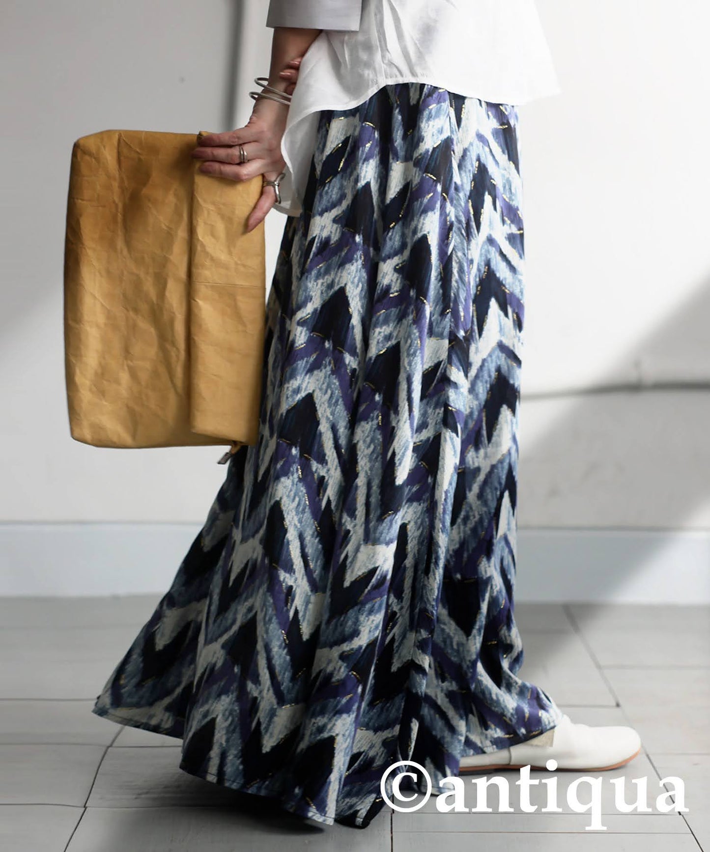 Ladies Art Pattern Flared Skirt