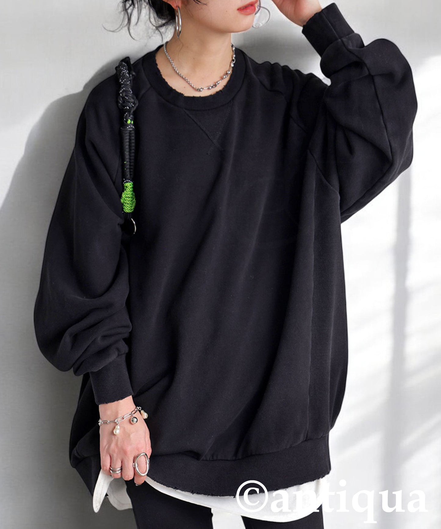 Damaged Raglan Sweatshirt Ladies