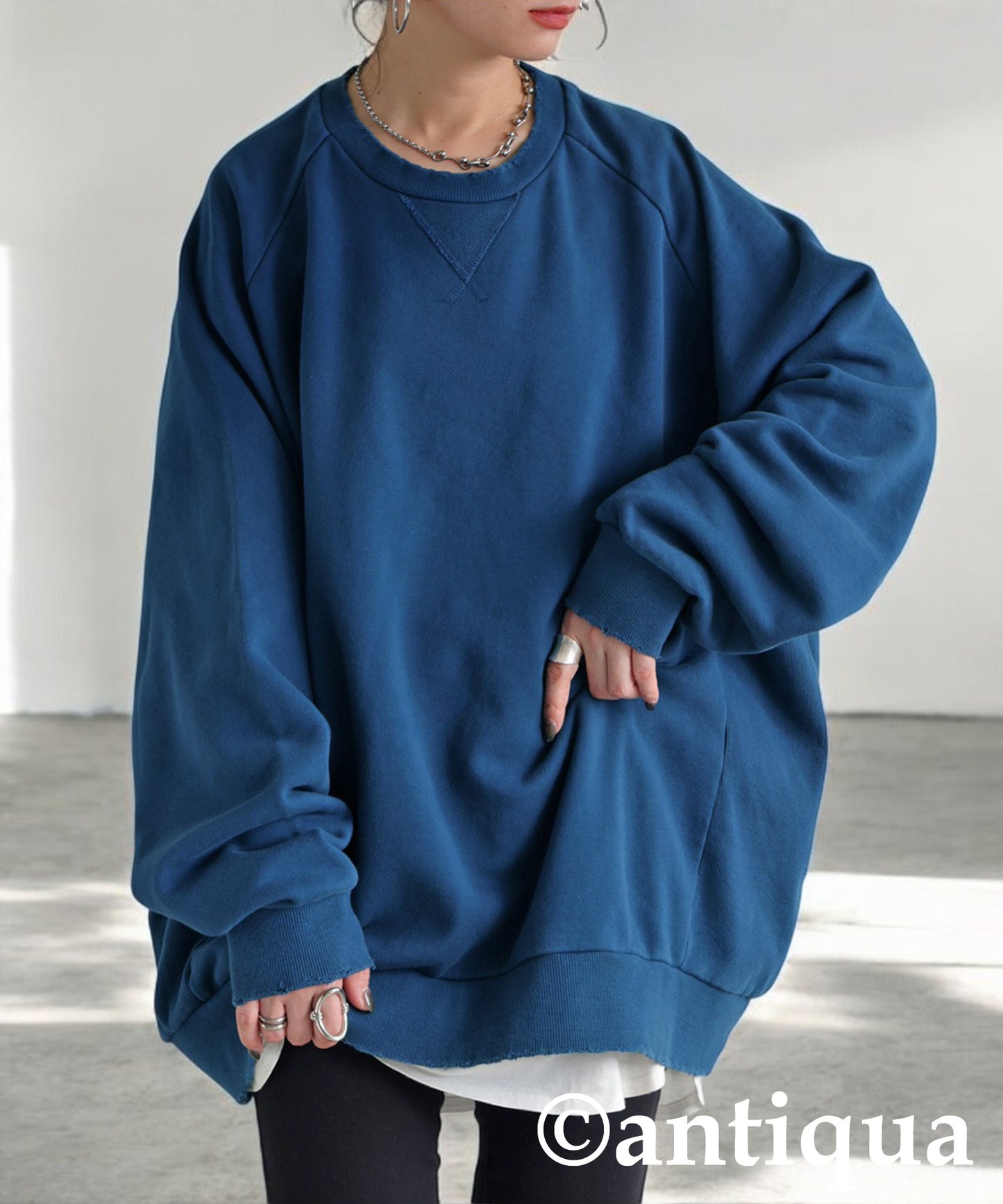 Damaged Raglan Sweatshirt Ladies